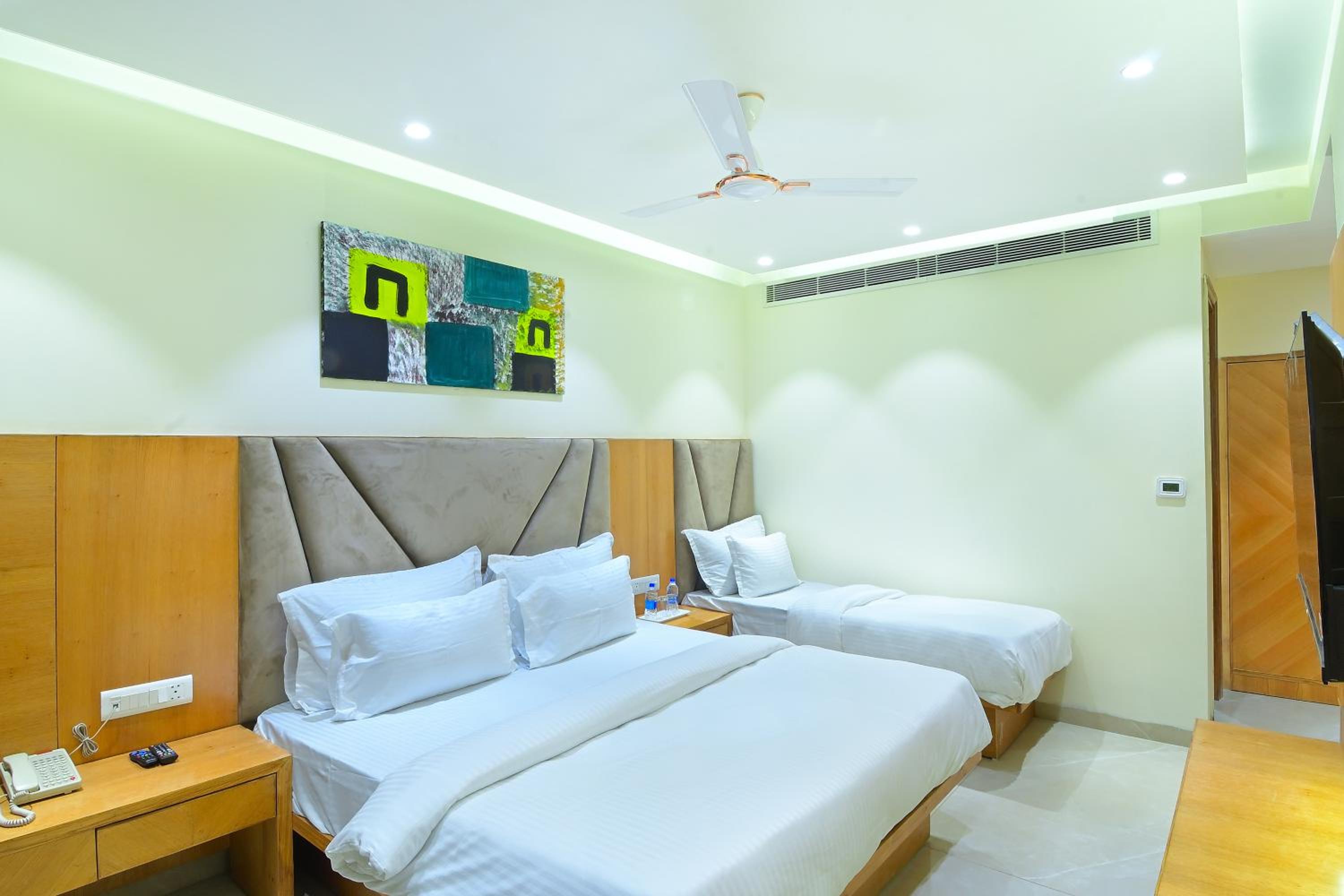 Luxury Triple Room