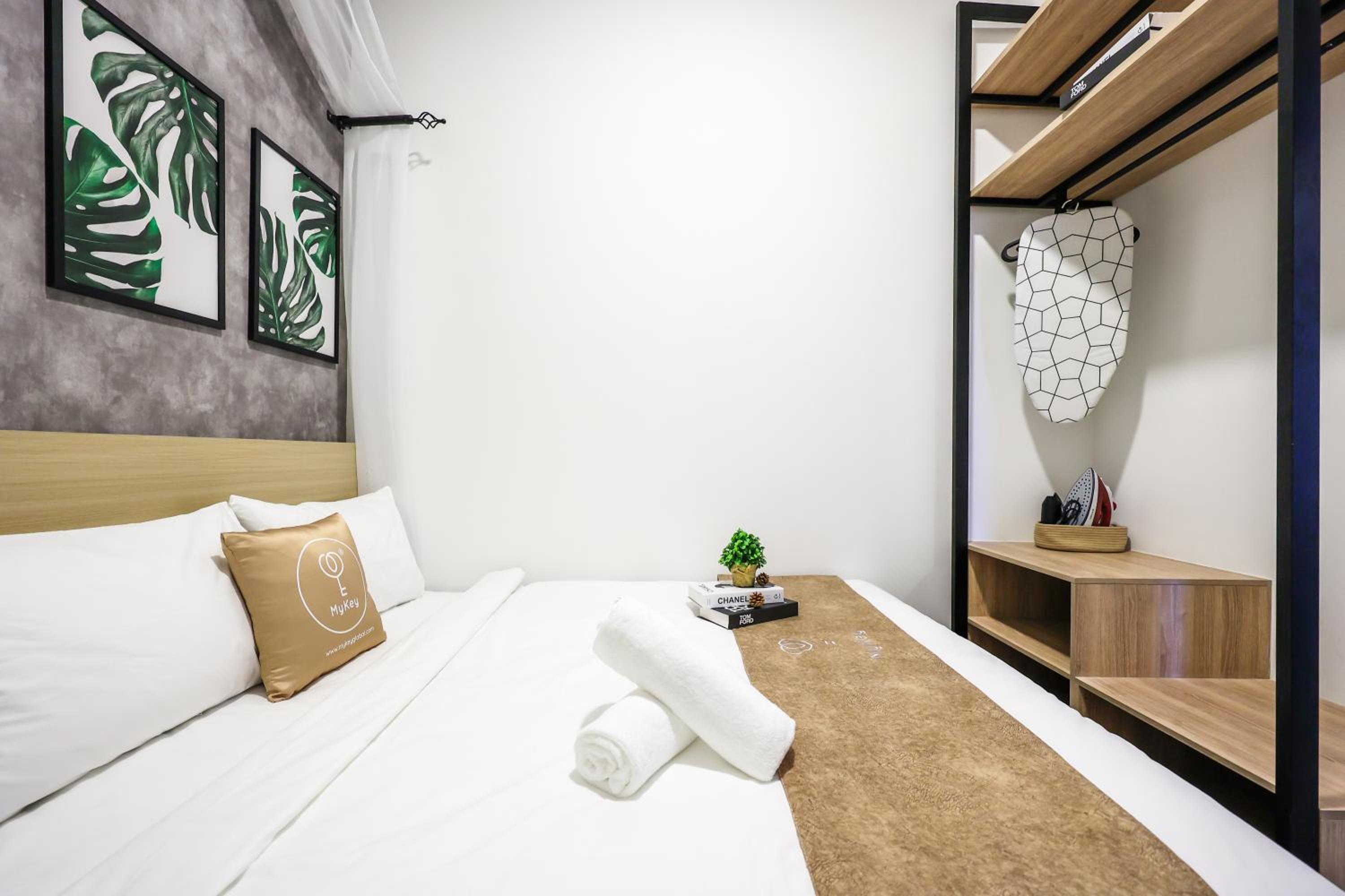 Premium Two-Bedroom - Photo 35
