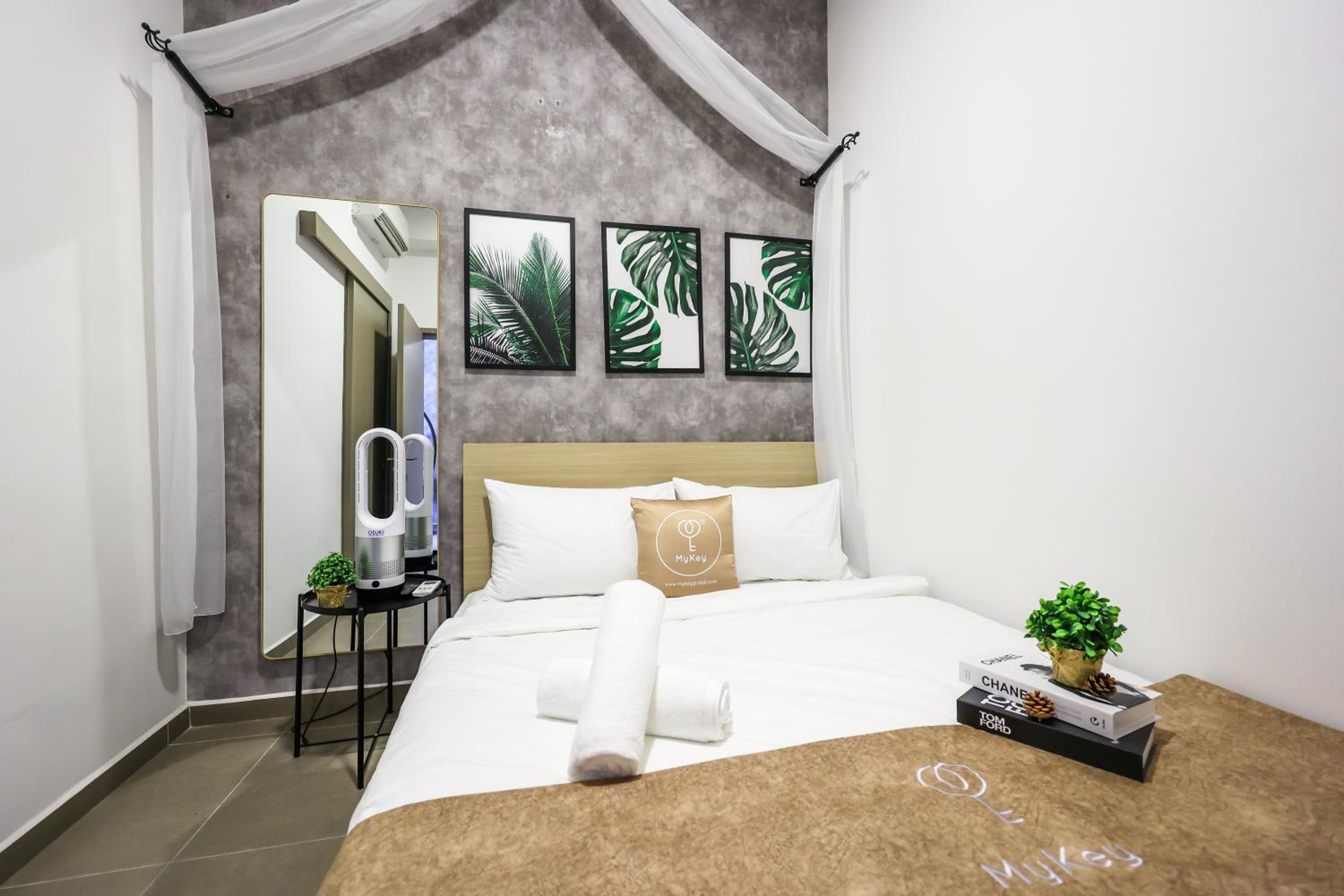 Premium Two-Bedroom - Photo 36
