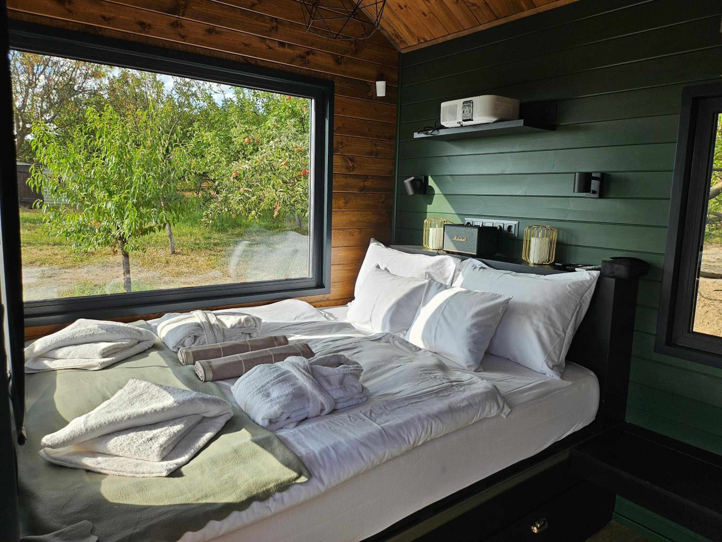One-Bedroom House photo 1