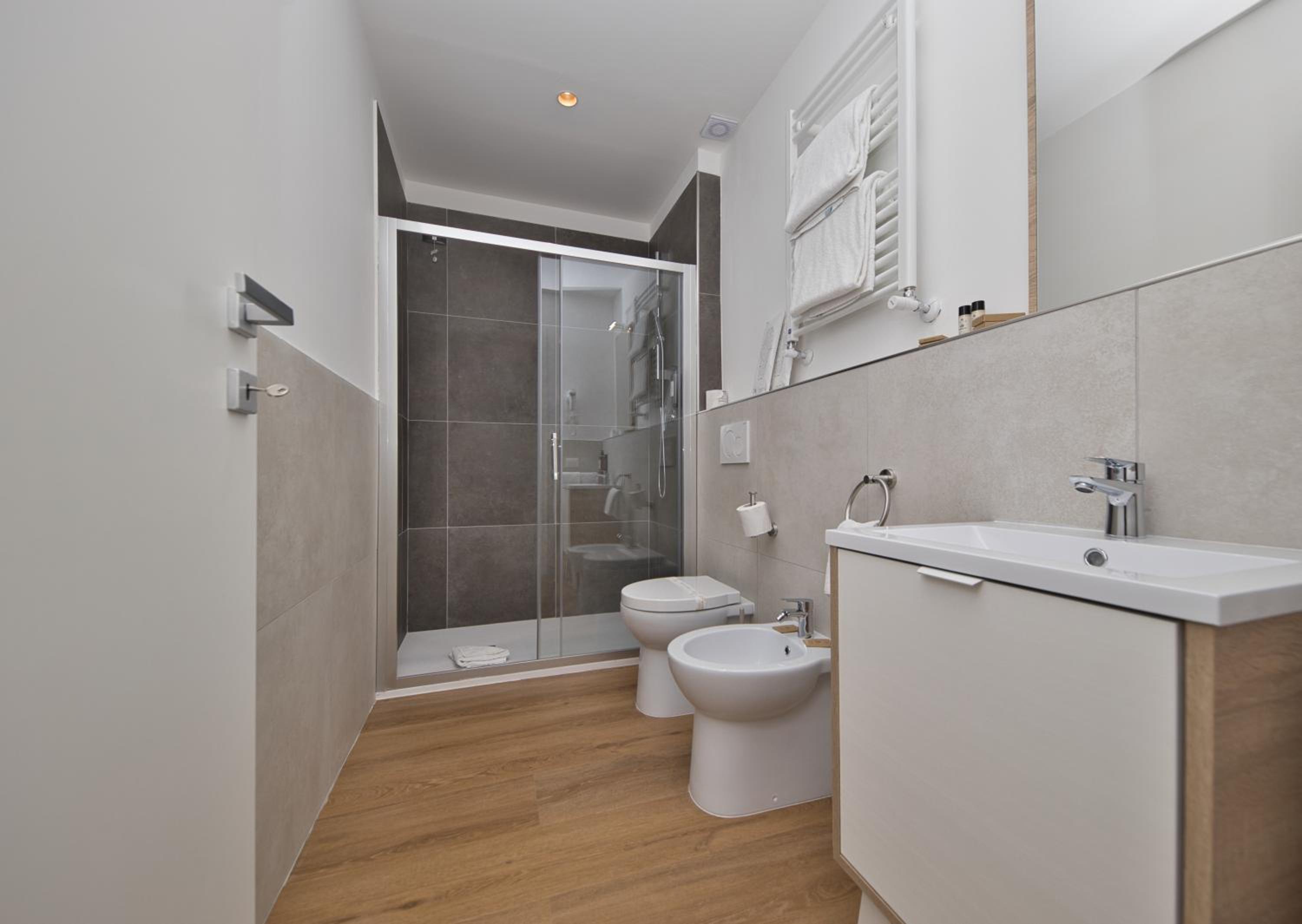 Junior Suite thumbnail 6
