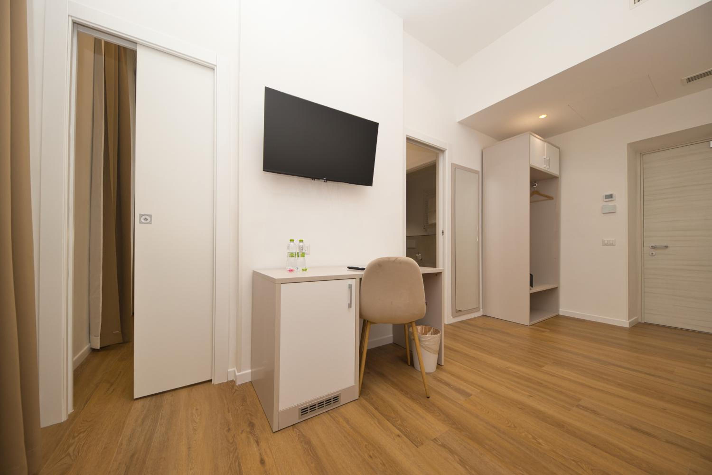 Junior Suite thumbnail 5