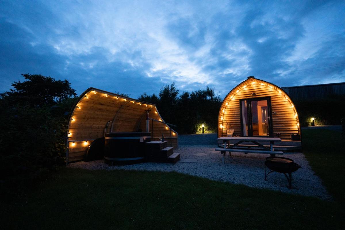 Standard Cabin with Hot Tub photo 3
