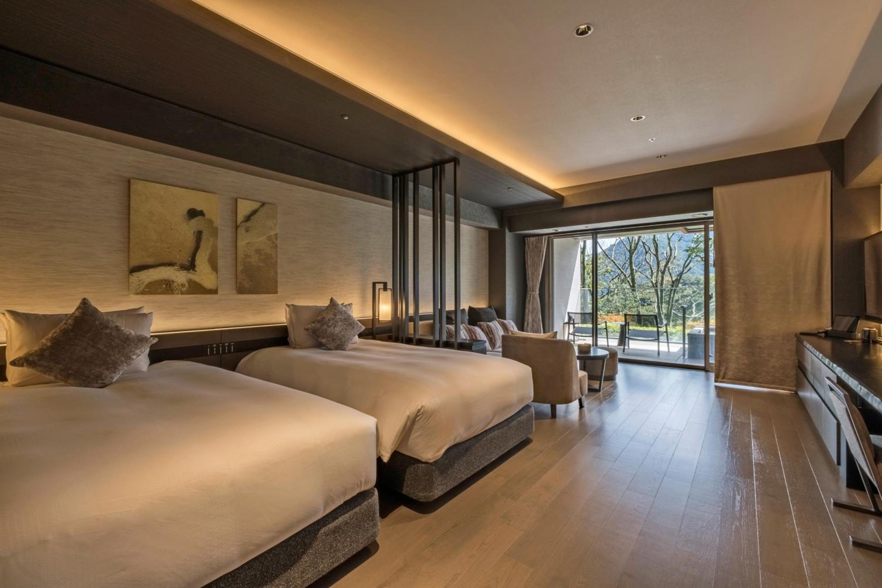 West Wing Deluxe Room with Open-Air Bath Western Style - Photo 2
