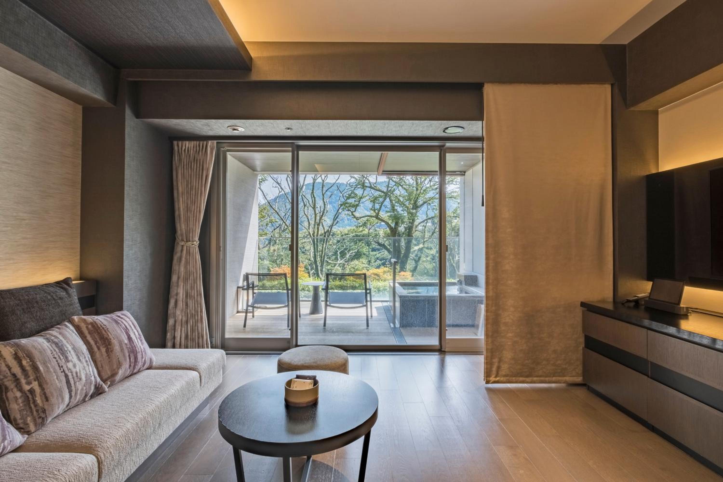 West Wing Deluxe Room with Open-Air Bath Western Style - Photo 4