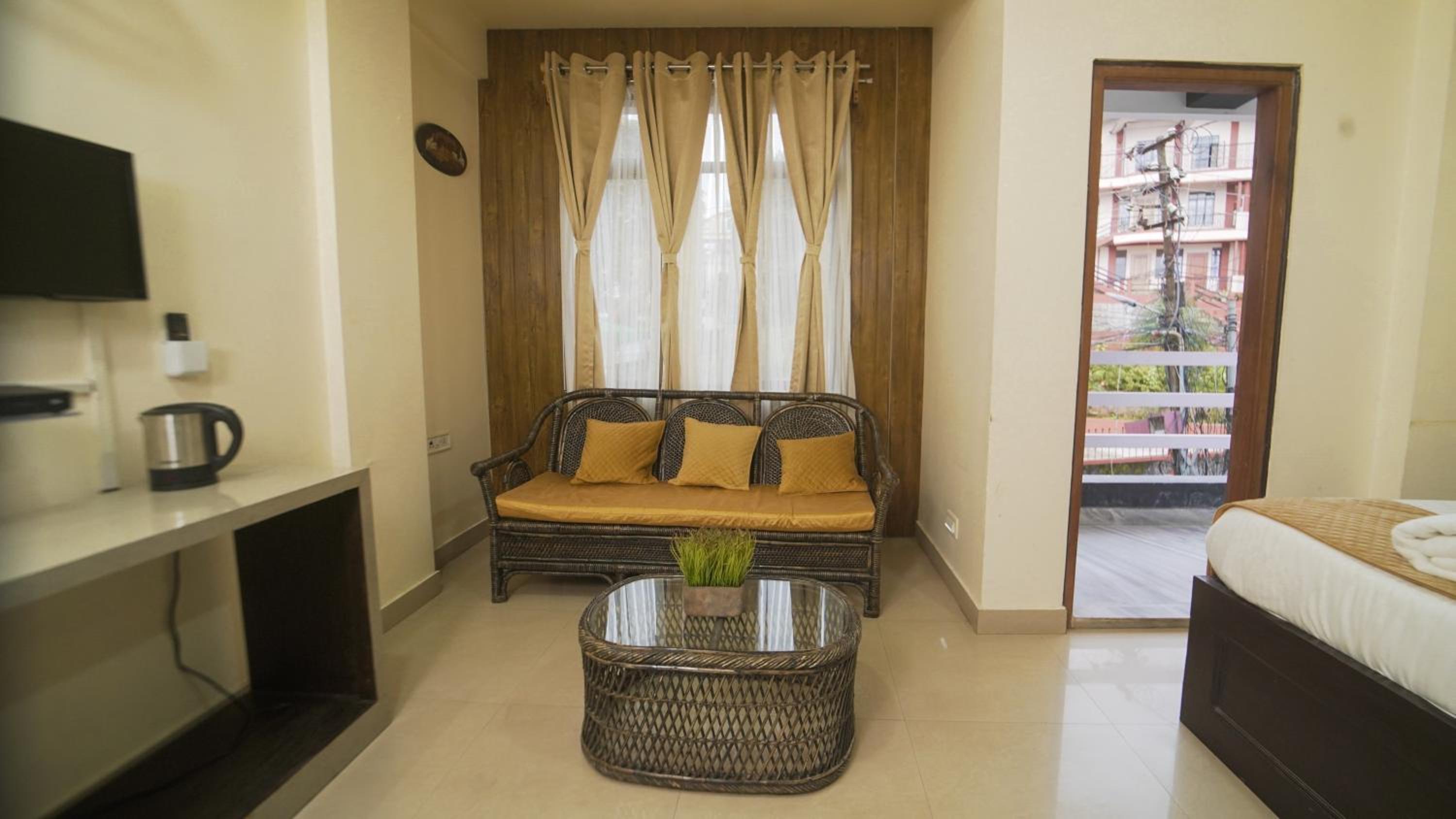 Deluxe Triple Room - Photo 23