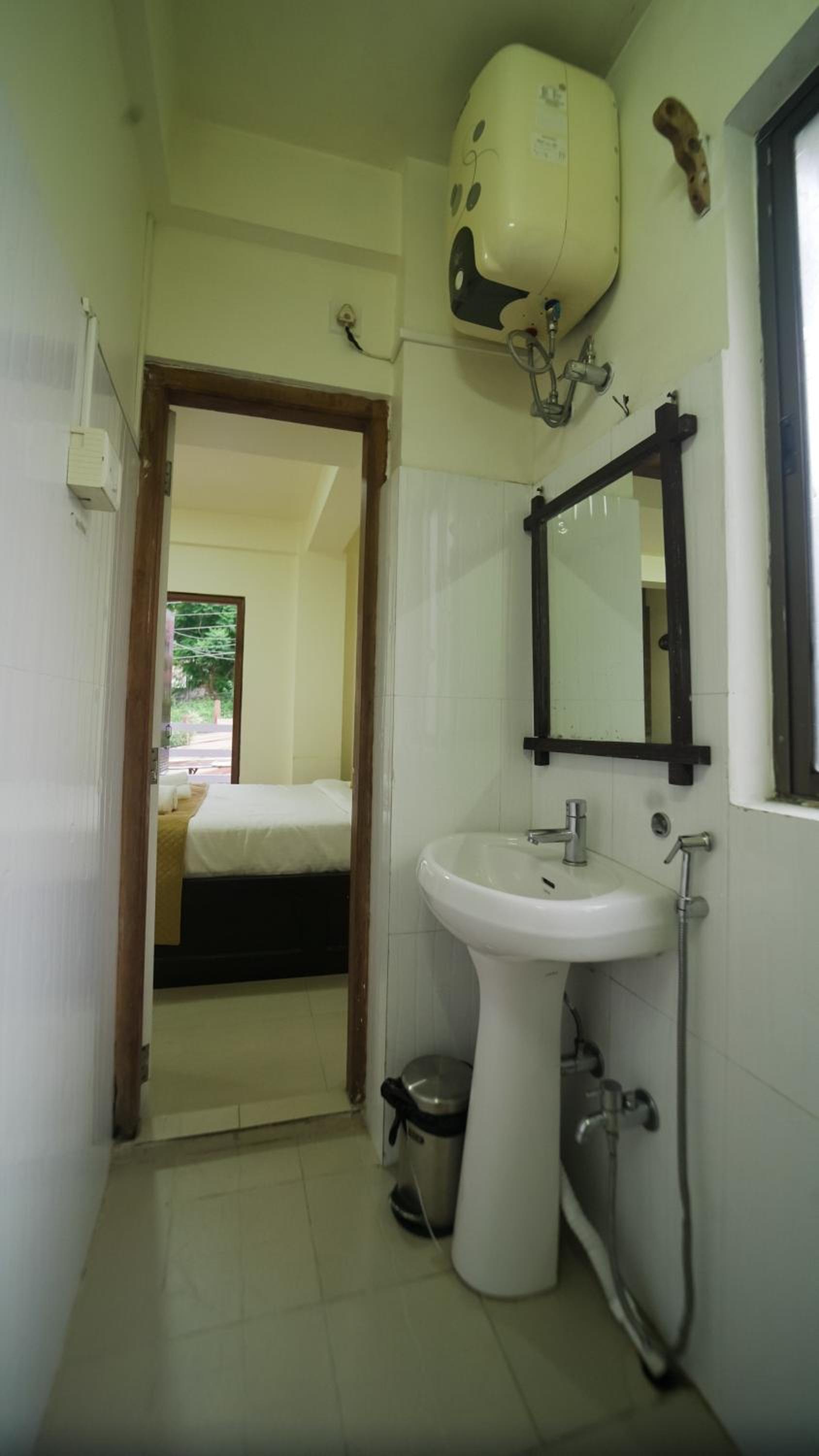 Deluxe Triple Room - Photo 20