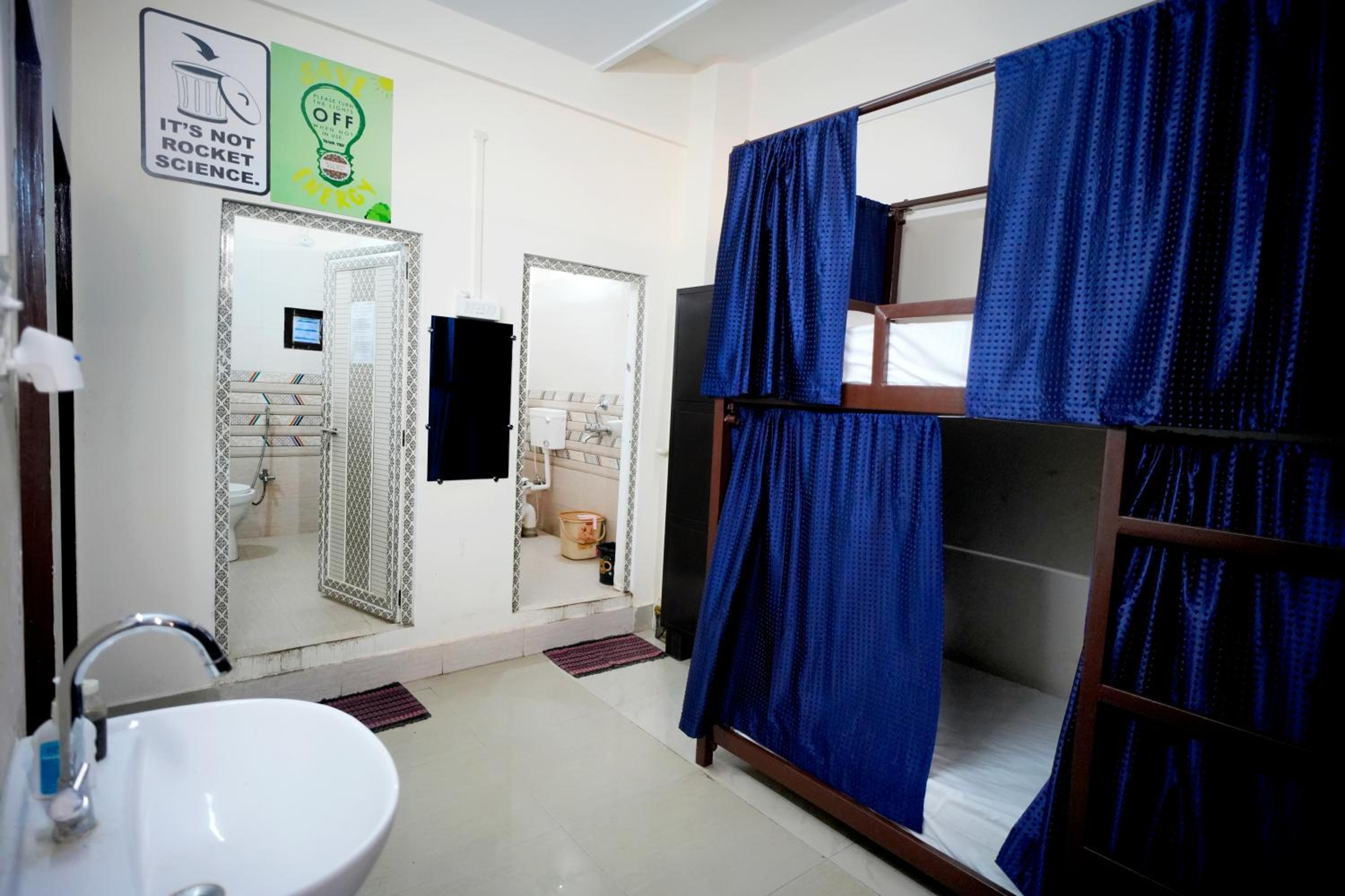 Mixed Dormitory Room photo 1