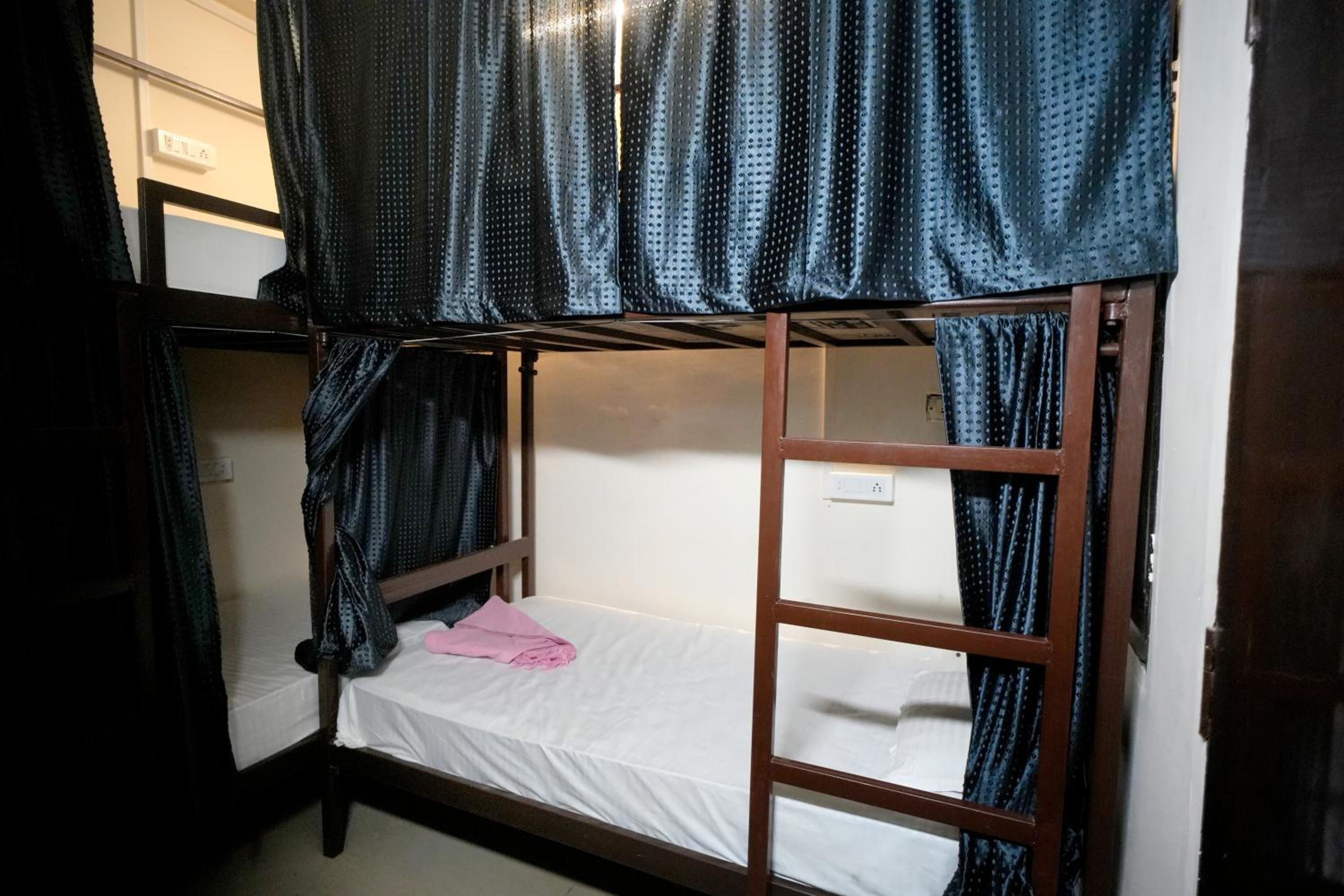 Mixed Dormitory Room photo 3