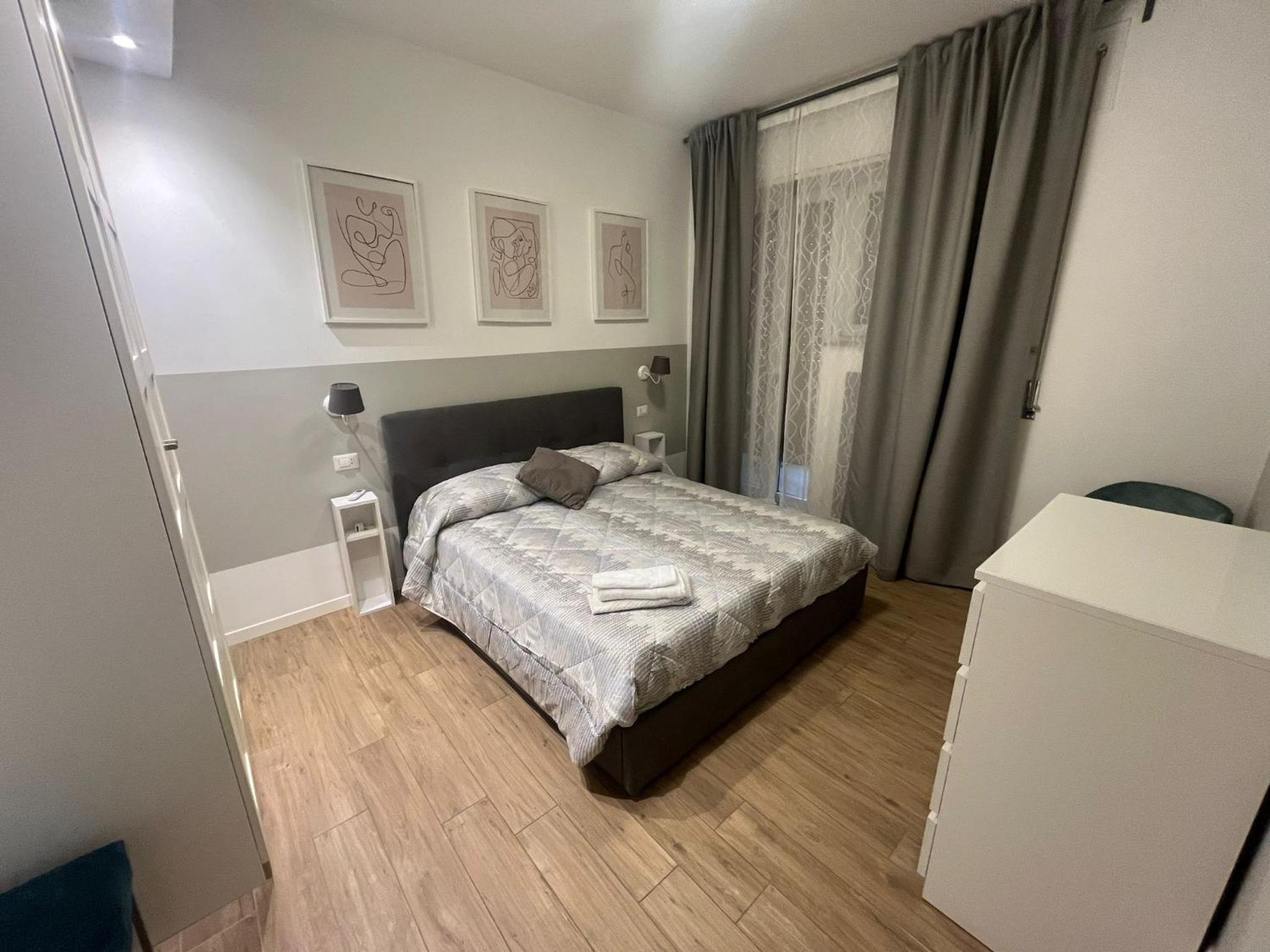 One-Bedroom Apartment photo 2