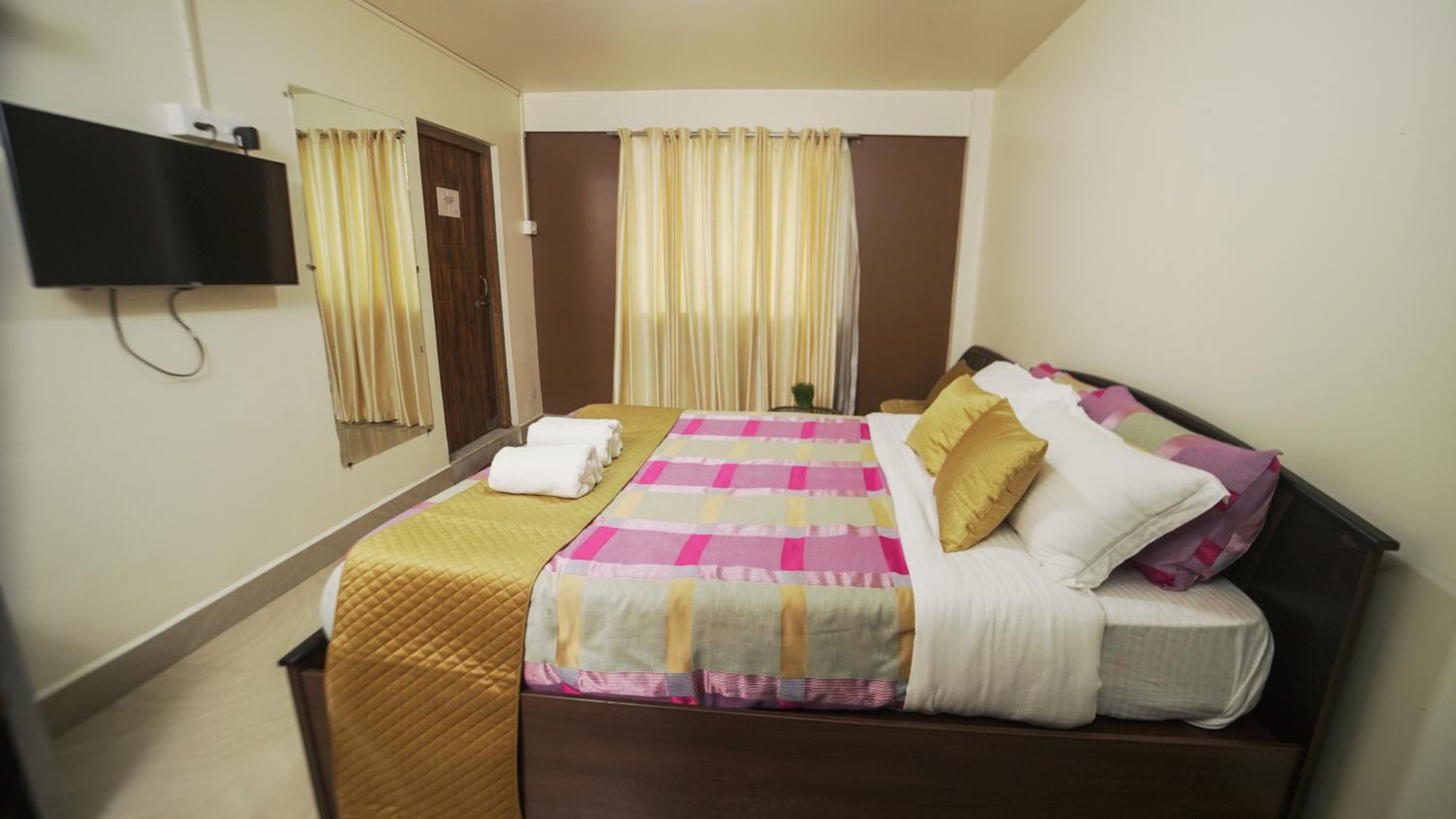 Small Double Room - Photo 1
