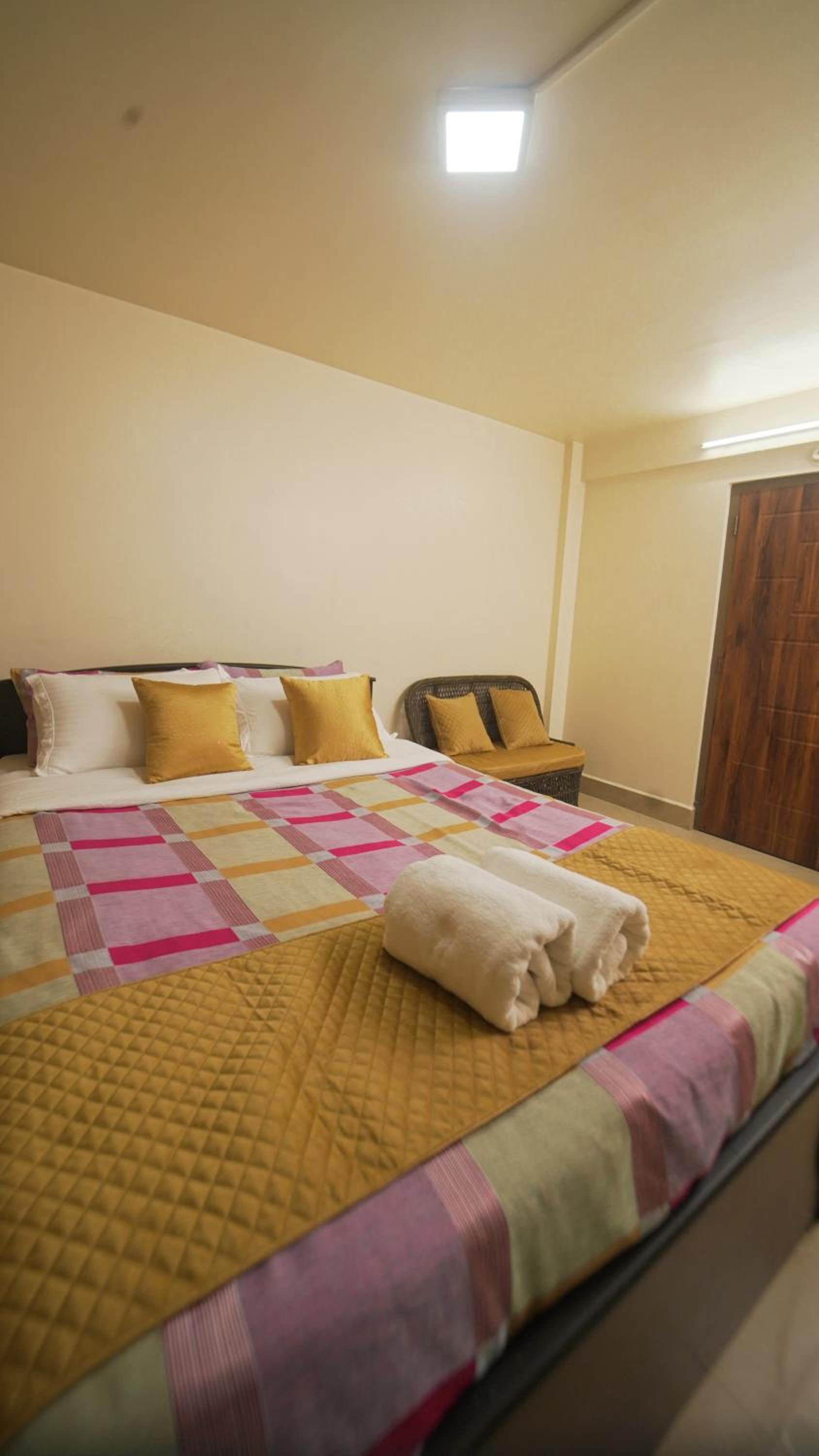 Deluxe Double Room - Photo 15