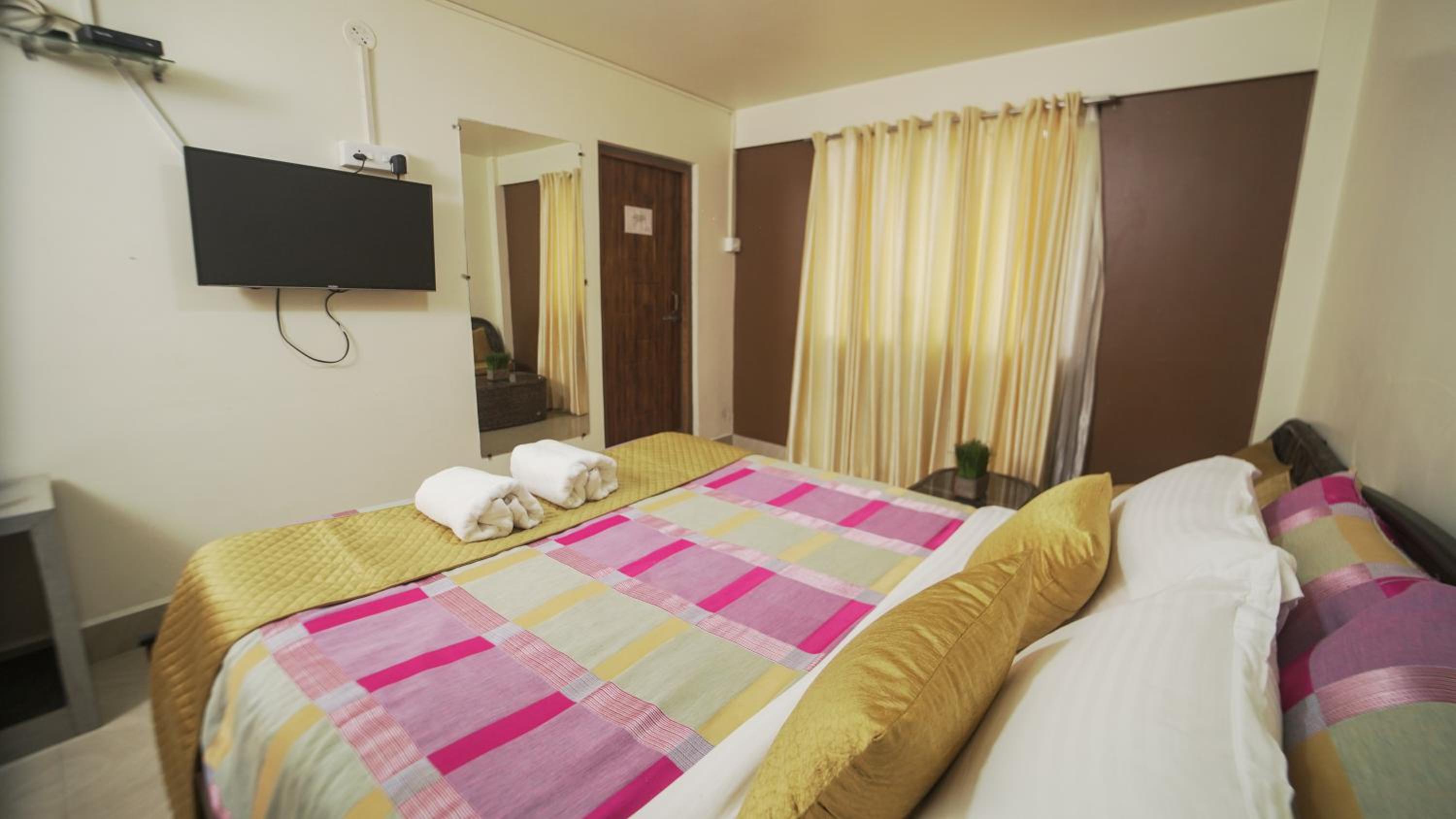 Small Double Room - Photo 26