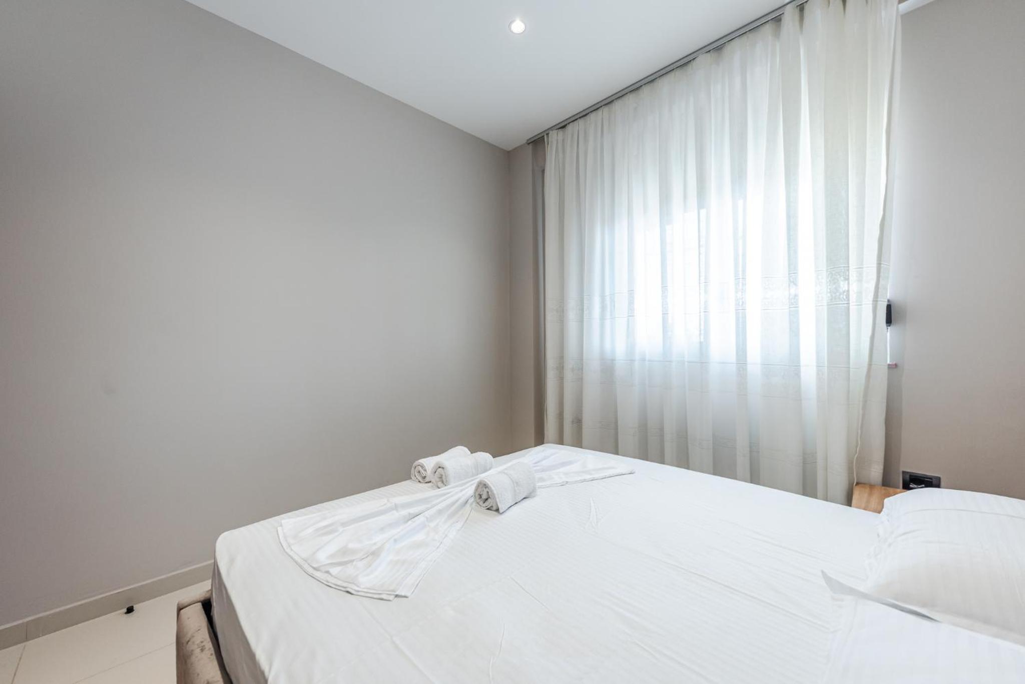 One-Bedroom Apartment with Balcony