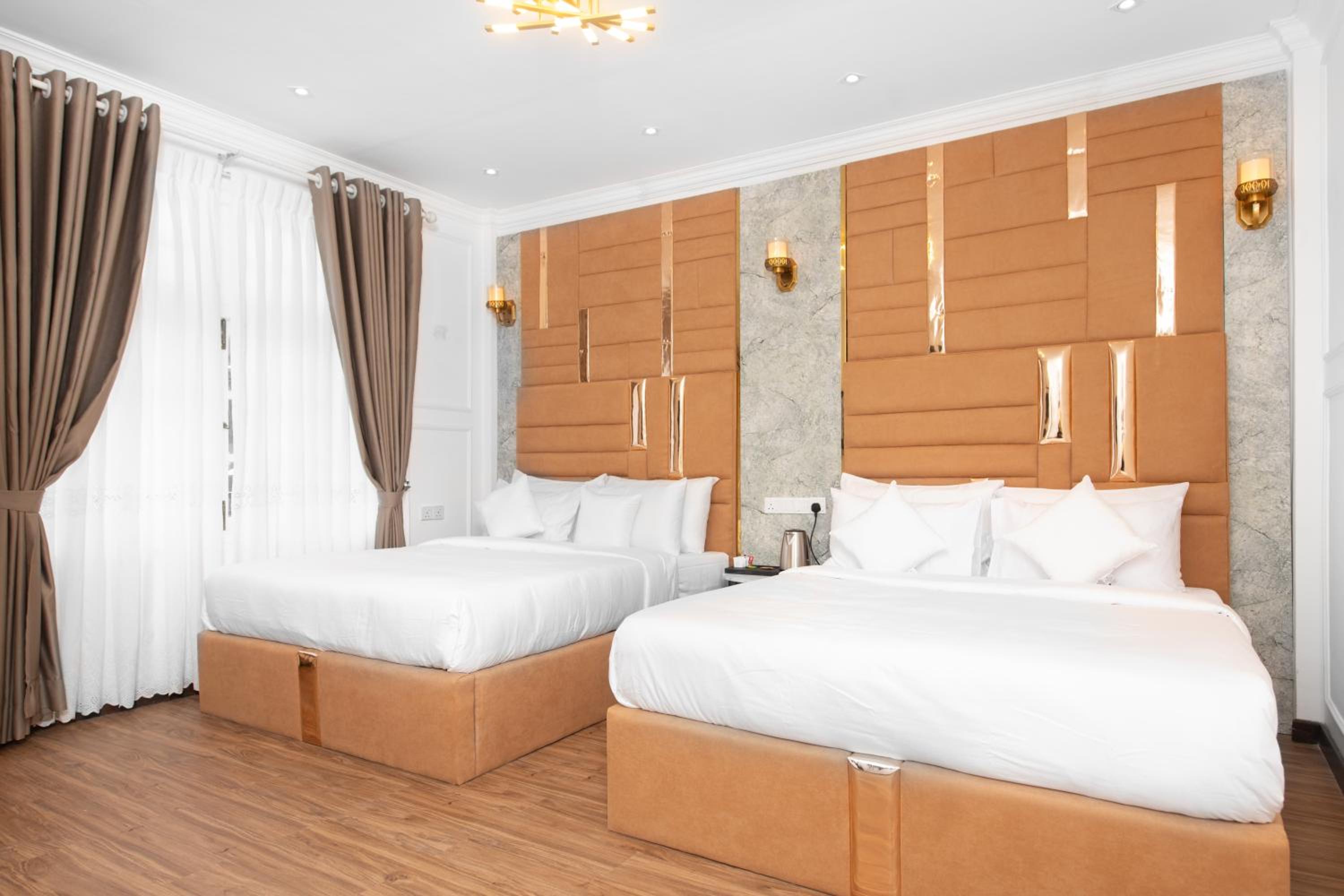 Deluxe Family Room