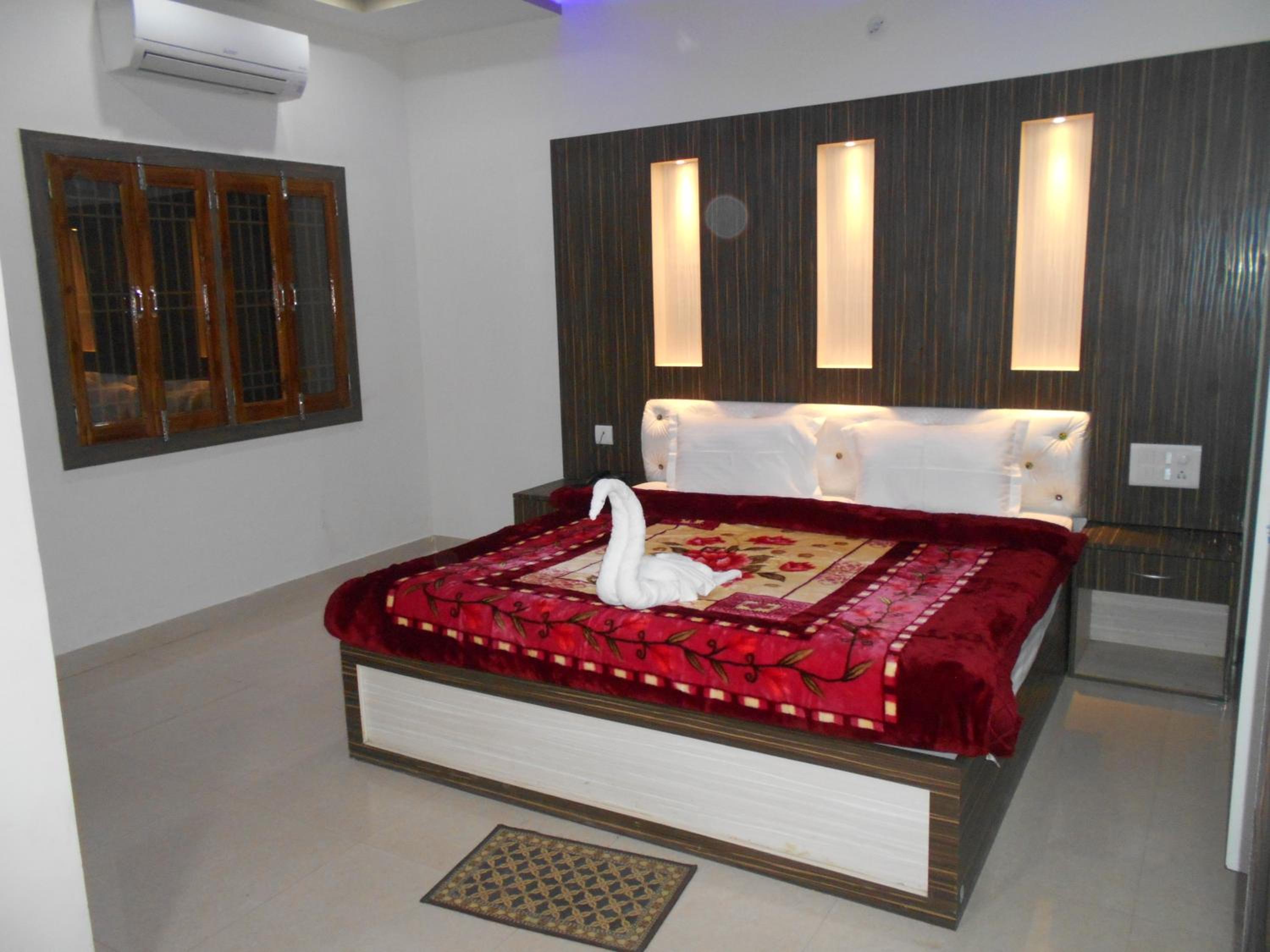 Deluxe Family Room