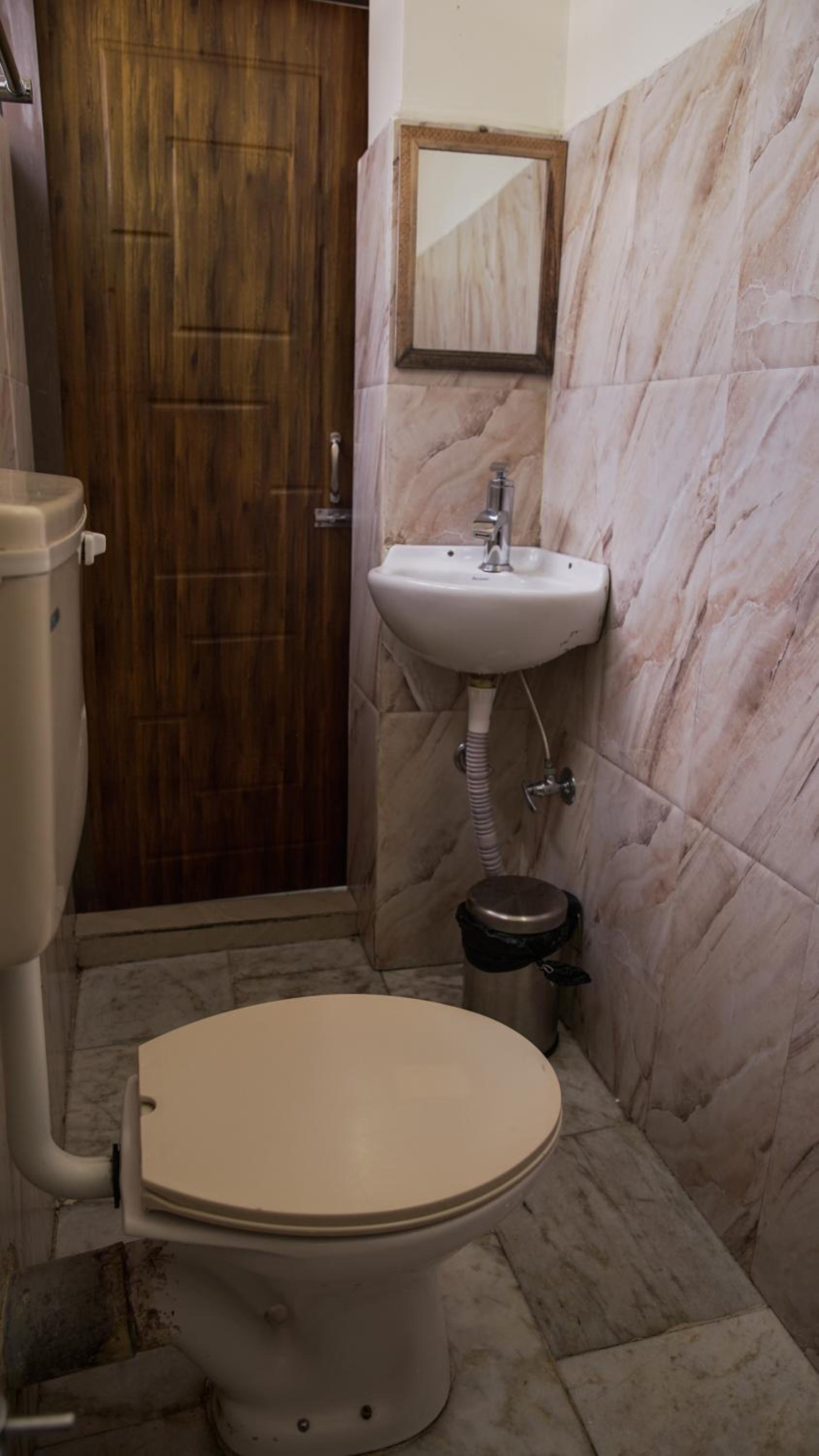 Small Double Room - Photo 21