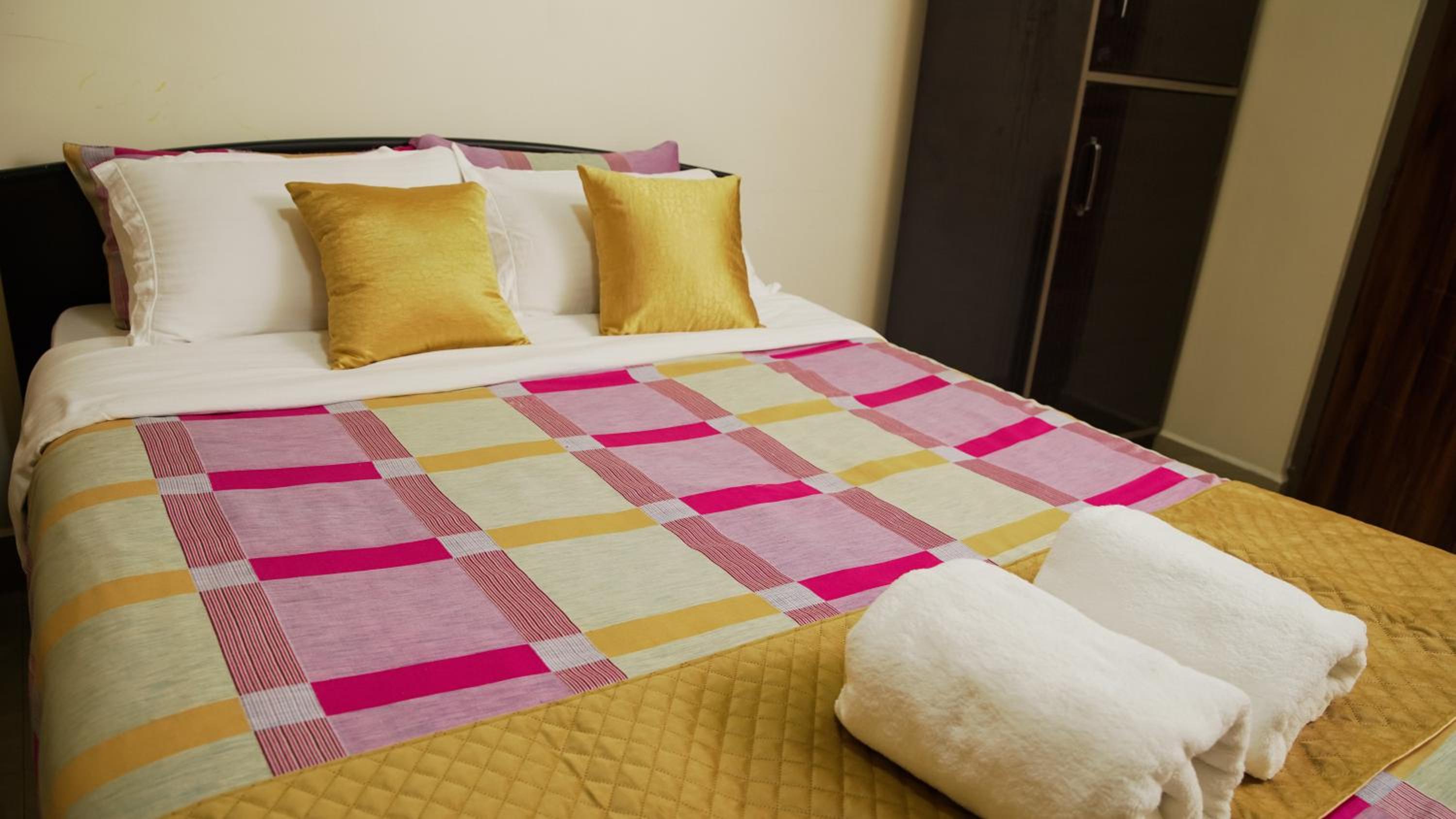 Deluxe Double Room - Photo 14