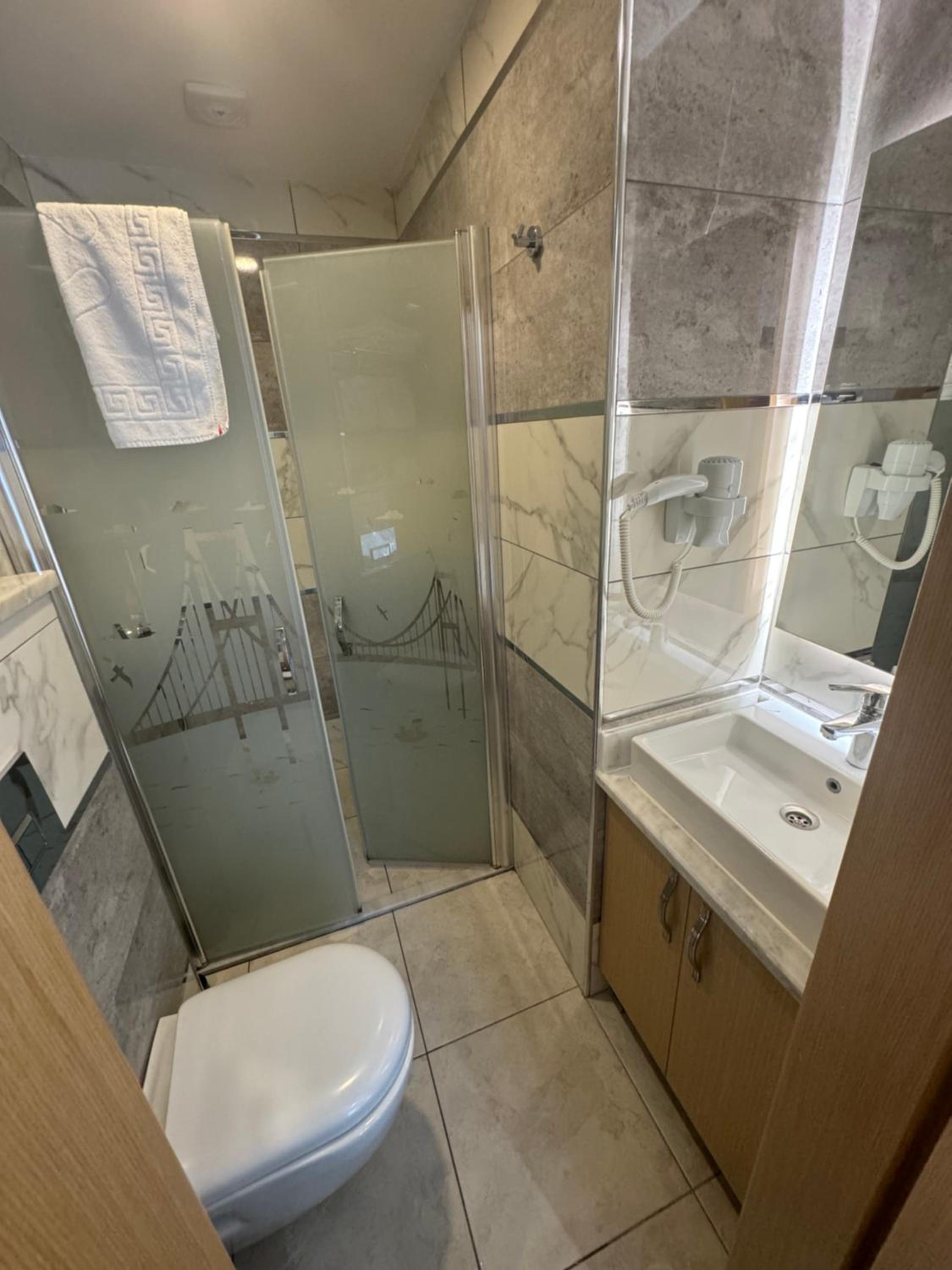 Standard Double or Twin Room photo 2