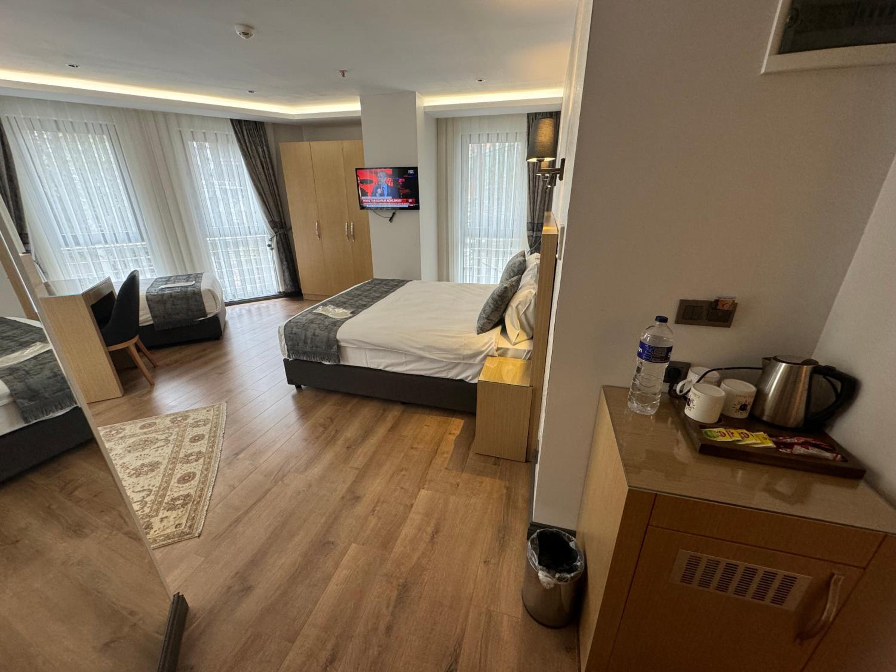 Standard Triple Room photo 2