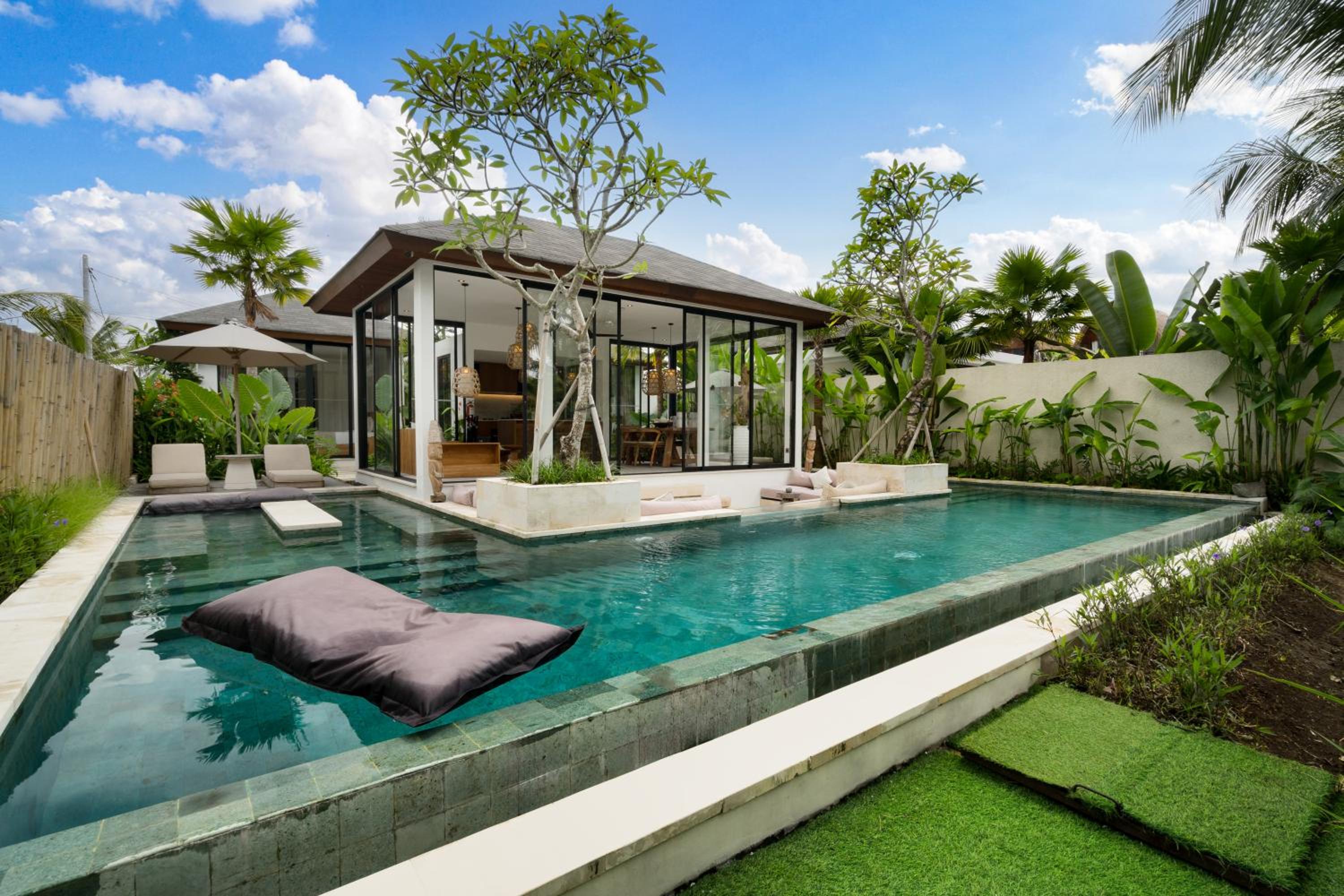 Two-Bedroom Villa - Photo 4