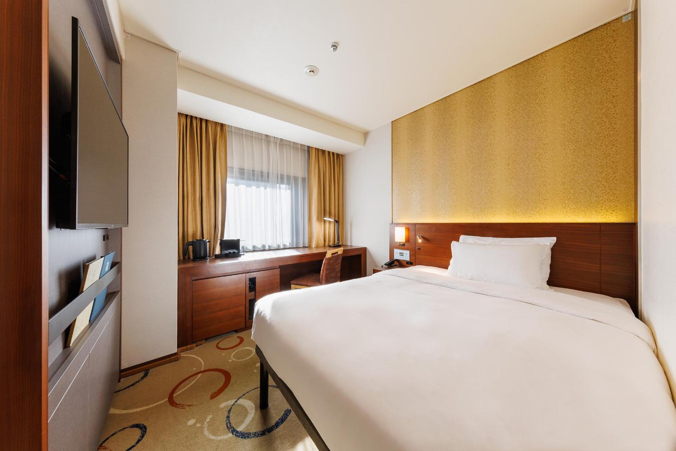 Edmont Standard Room on the 12th Floor