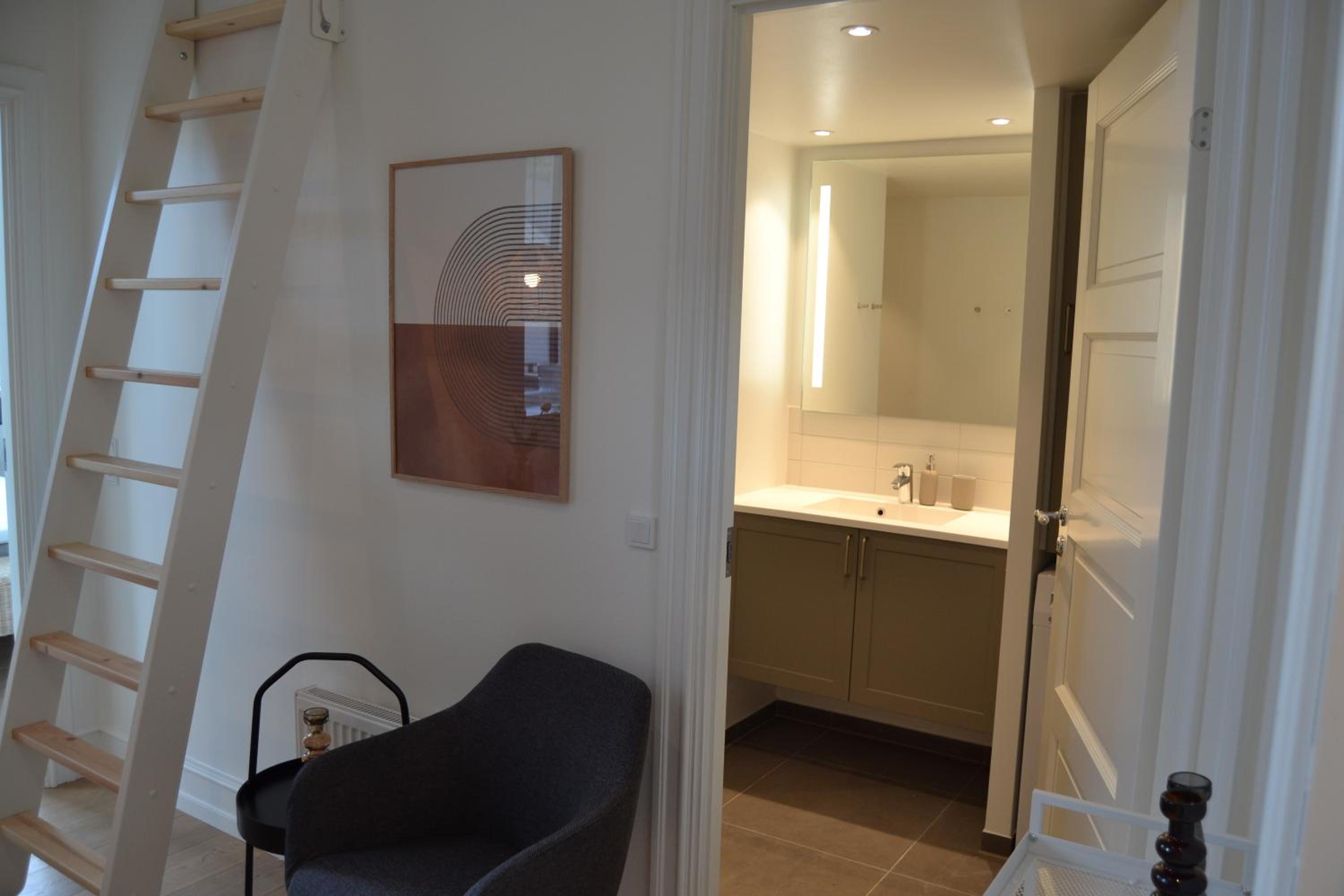 Two-Bedroom Deluxe Apartment with Balcony photo 2