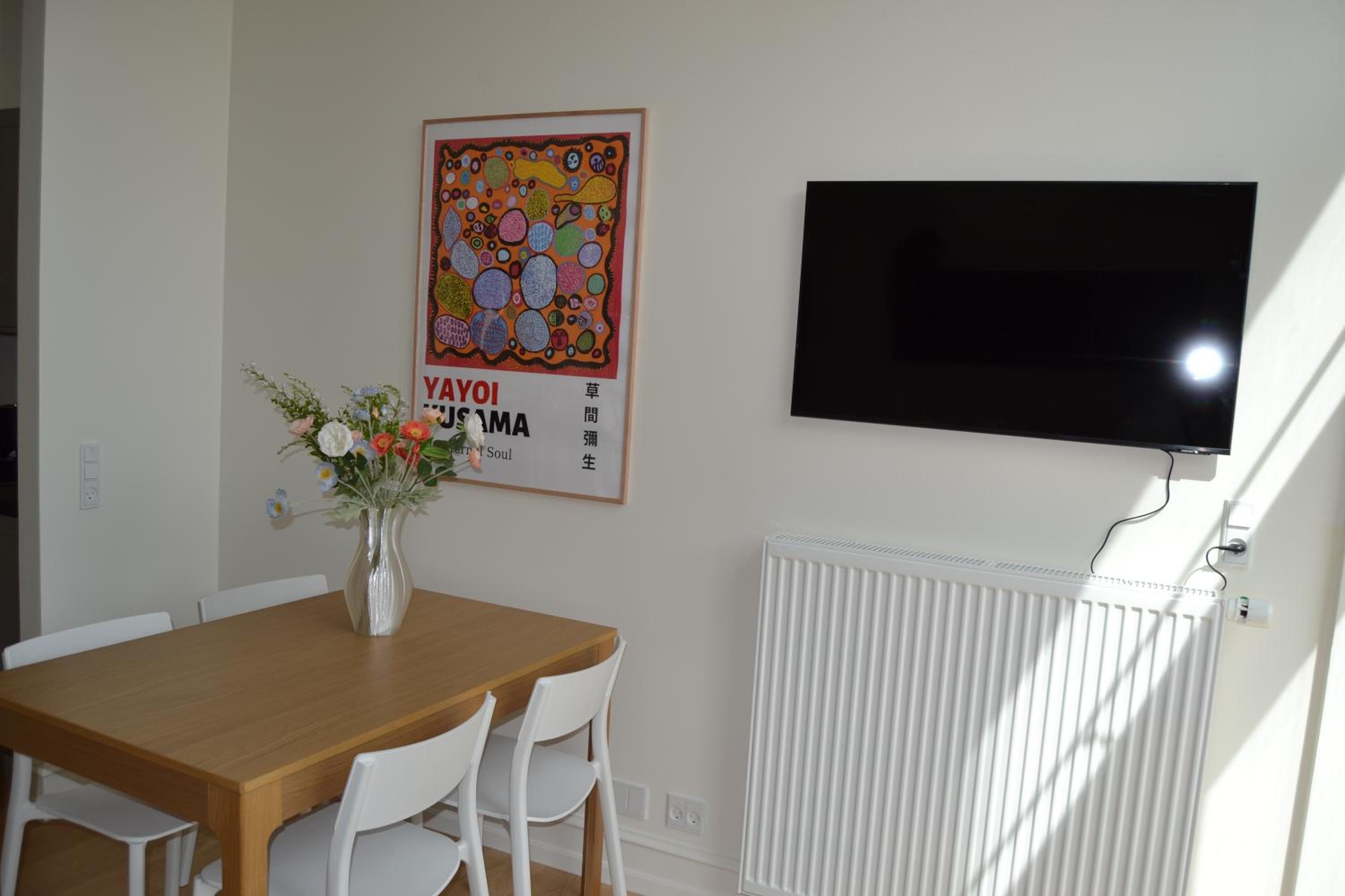 Apartment with Balcony photo 2
