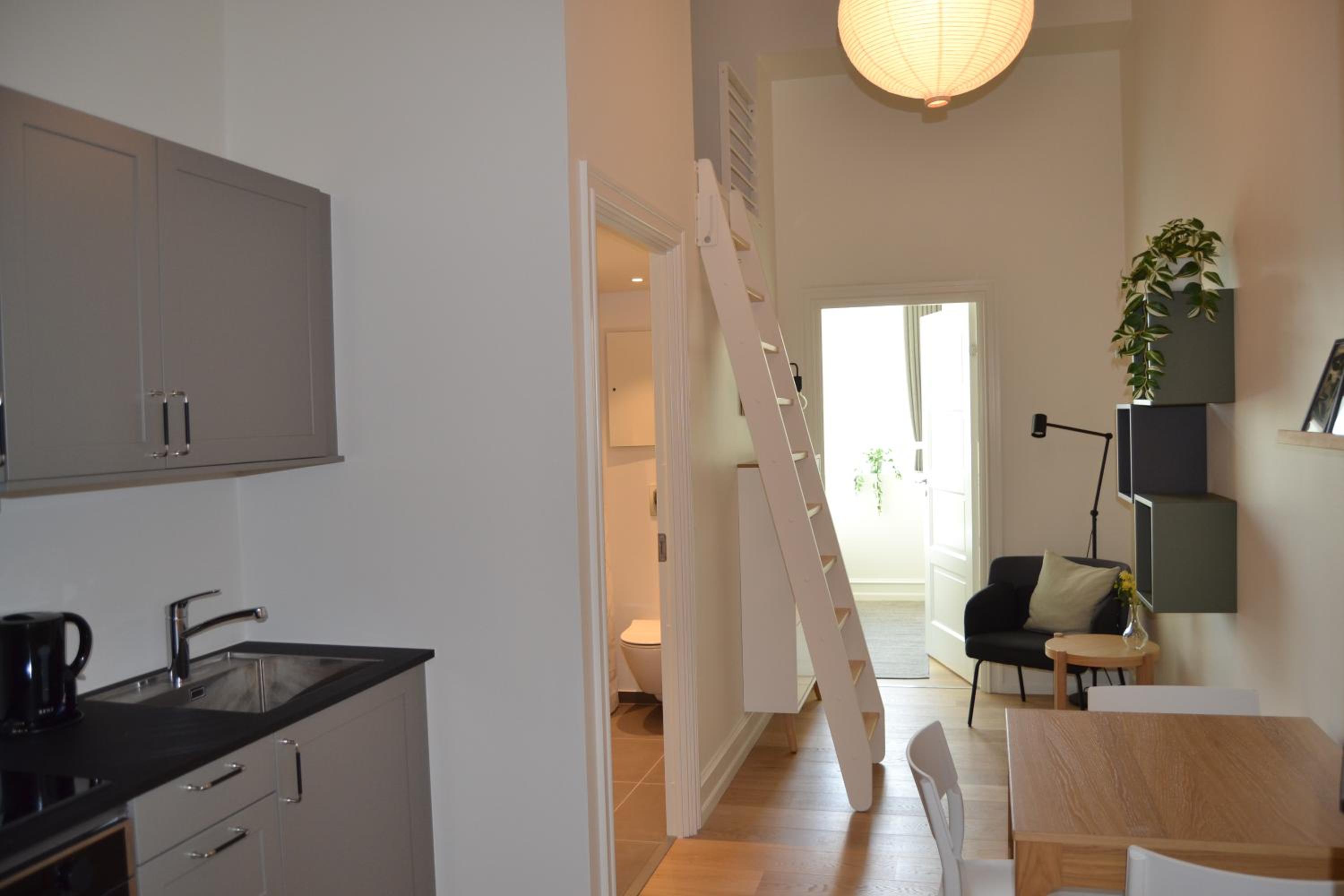 One-Bedroom Apartment