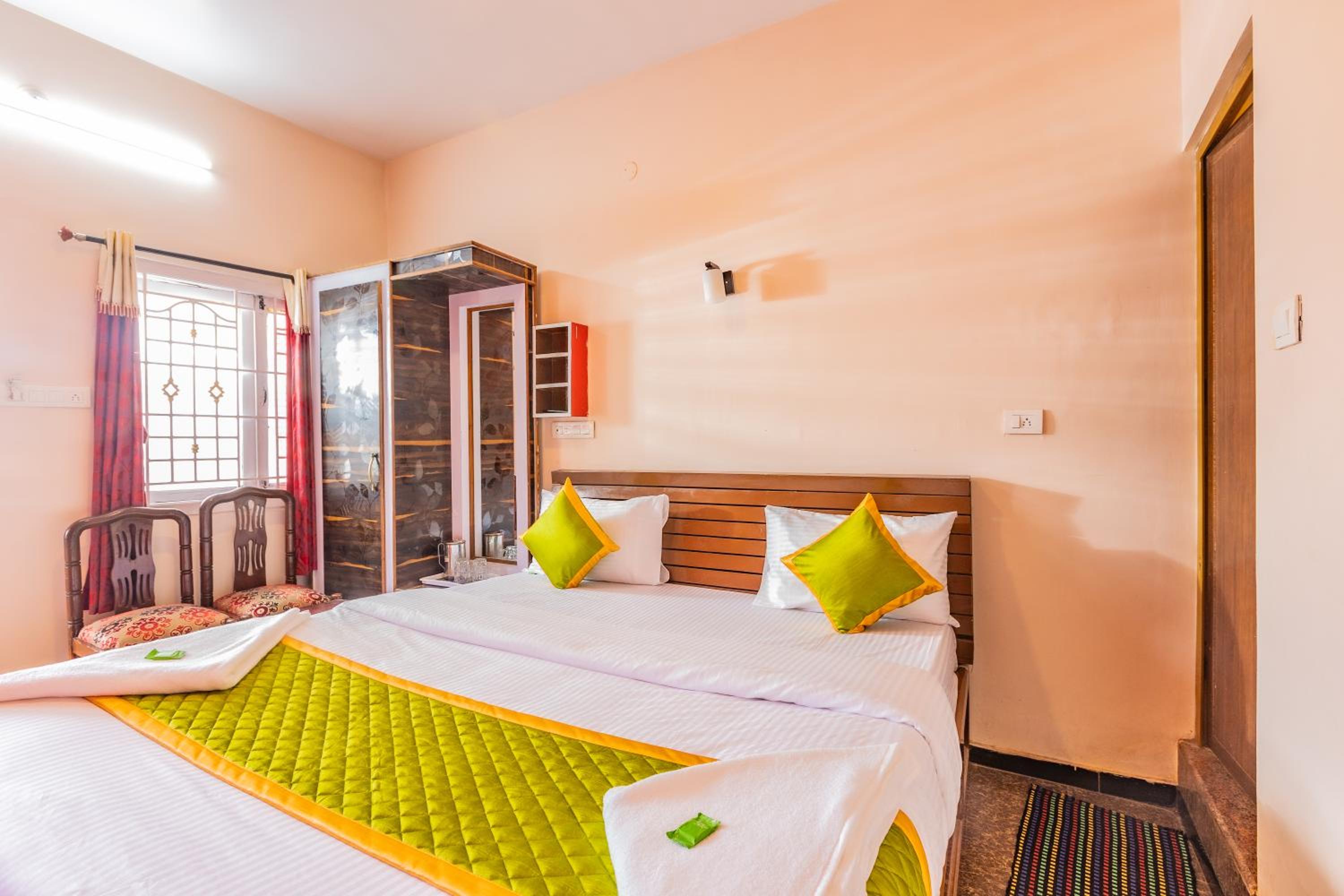Double Room - Photo 25
