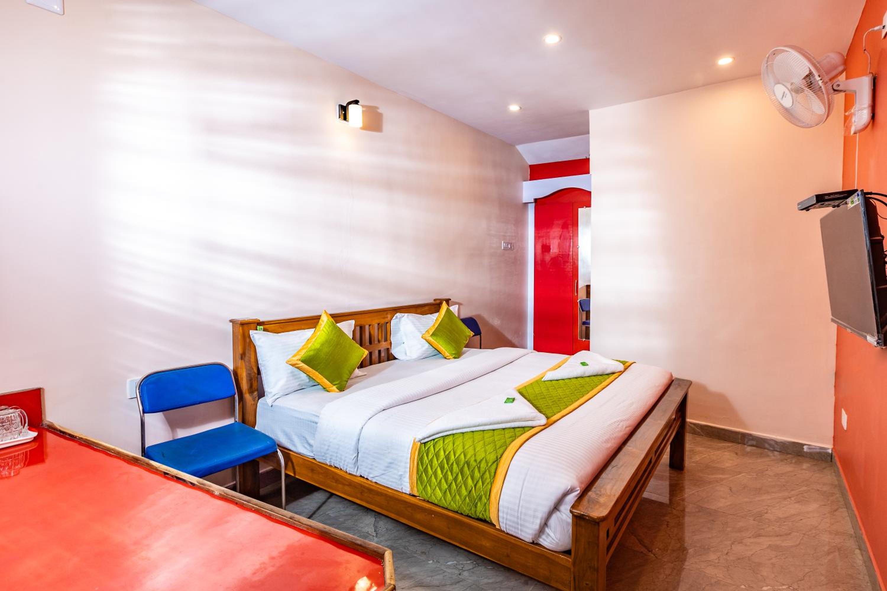 Double Room - Photo 16