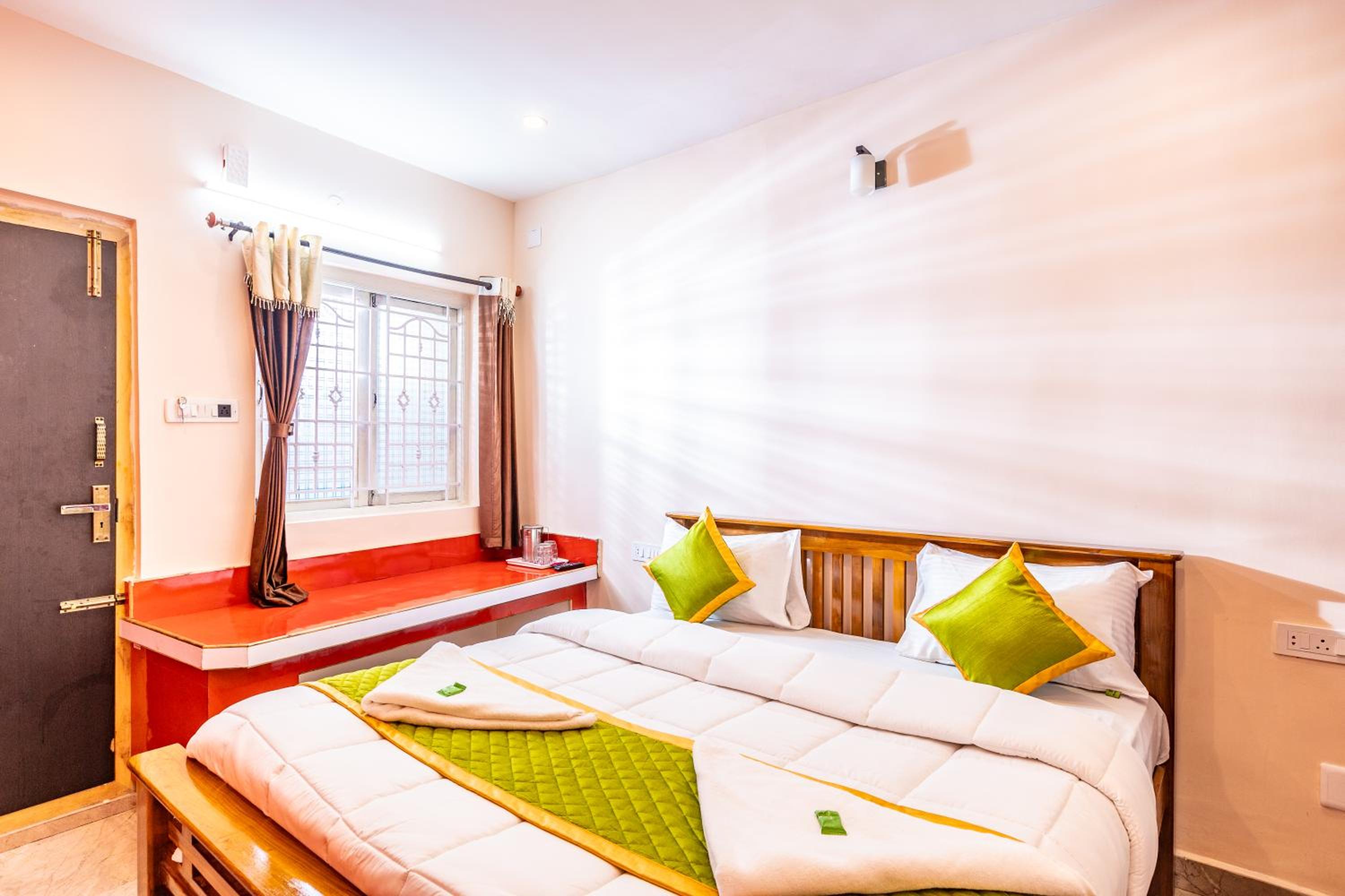 Double Room - Photo 17