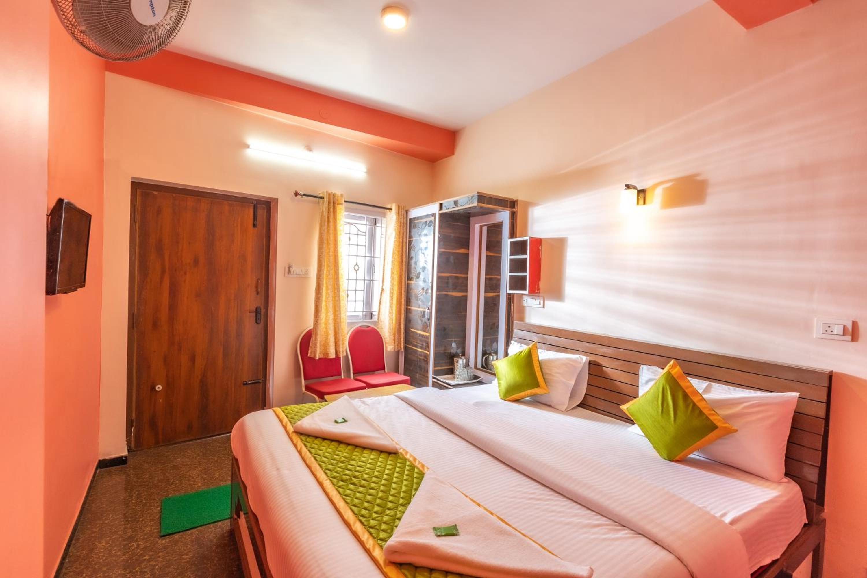 Double Room - Photo 15