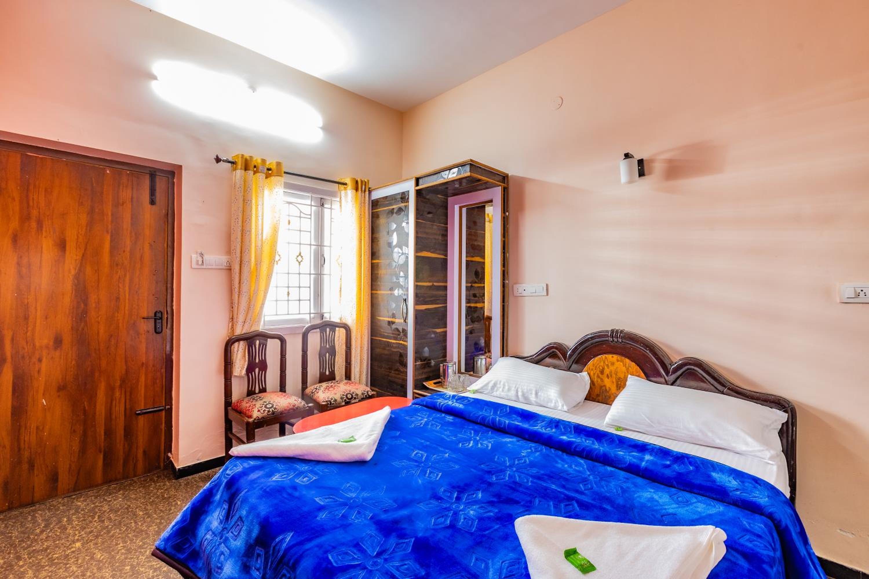 Double Room - Photo 8