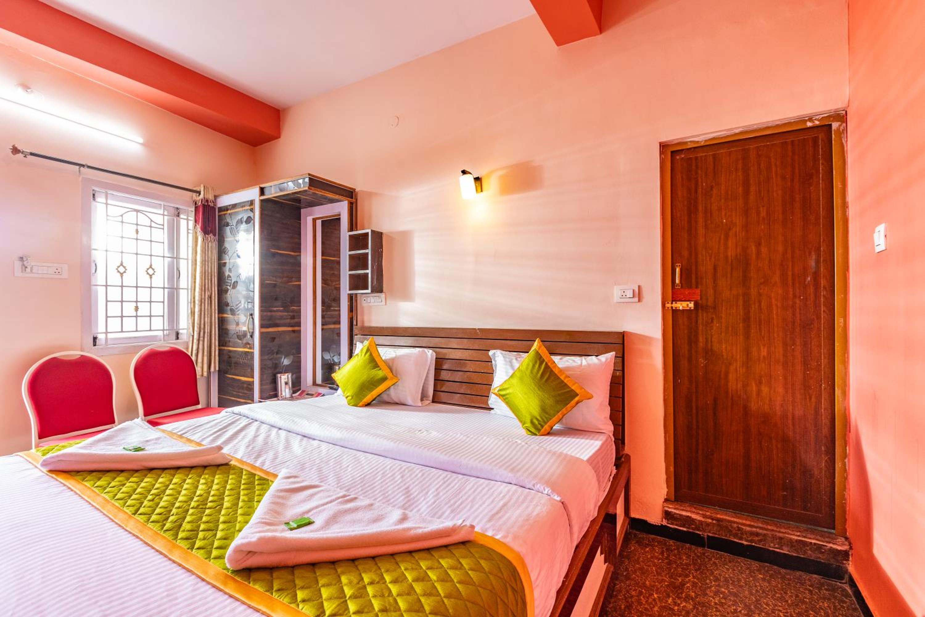 Double Room - Photo 13