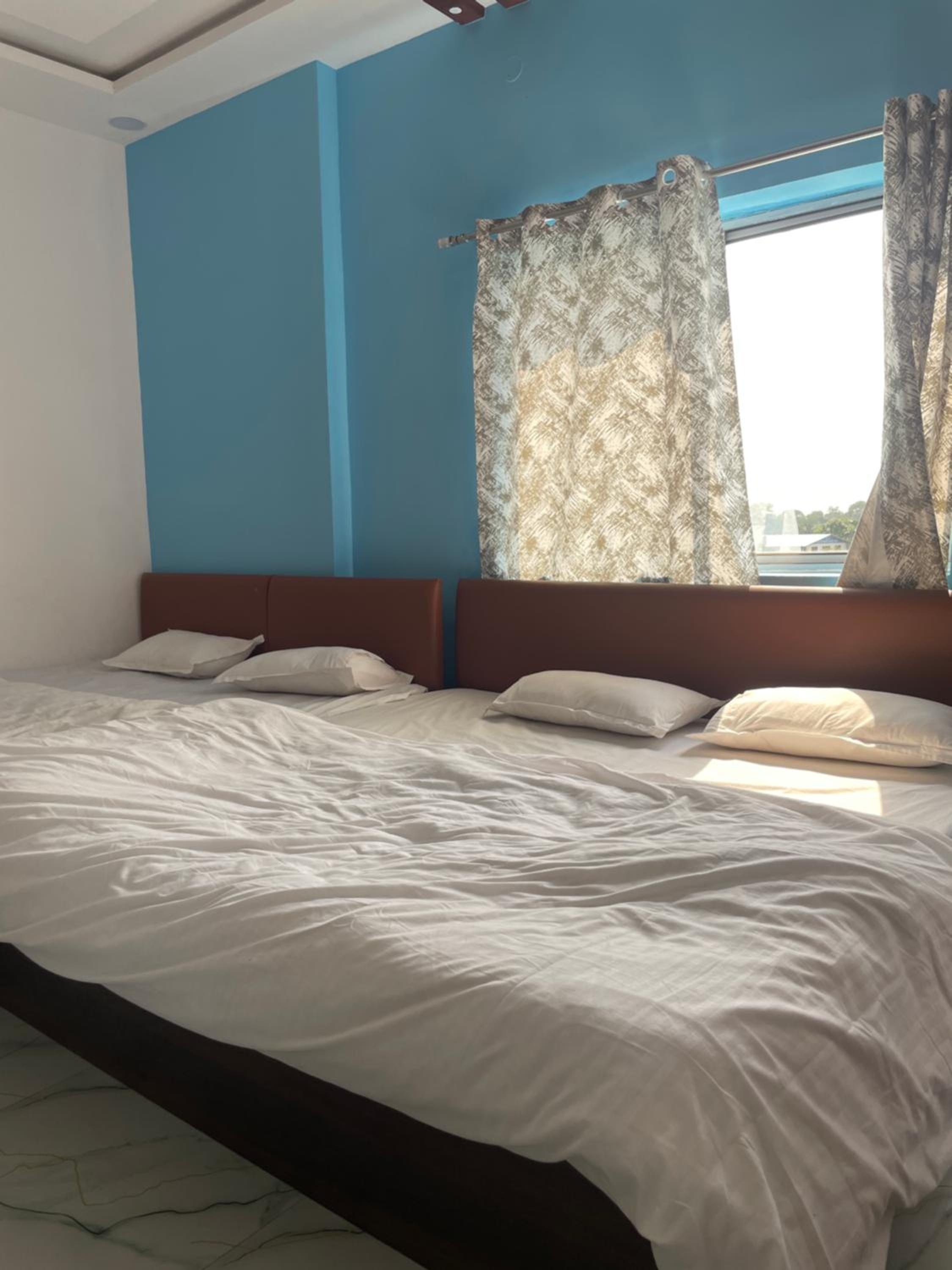 Deluxe Double Room (2 Adults + 1 Child)