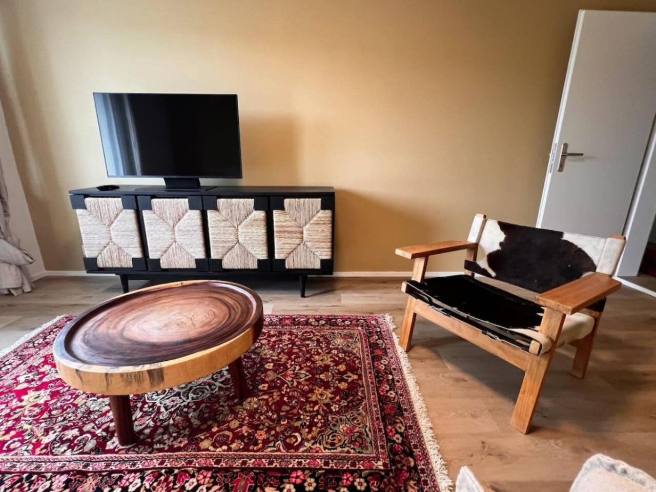 Superior One-Bedroom Apartment with Balcony