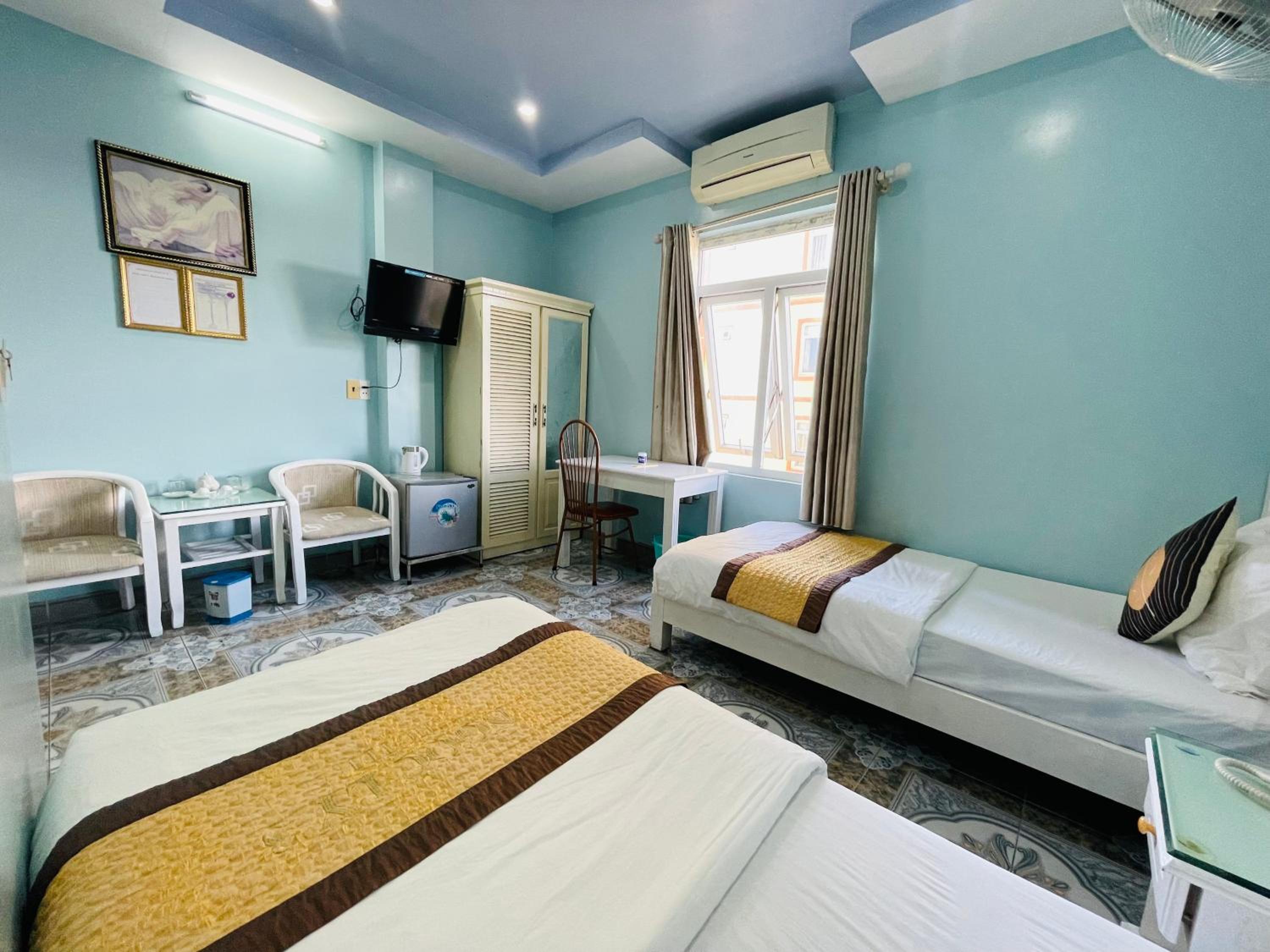 Twin Room with City View photo 1