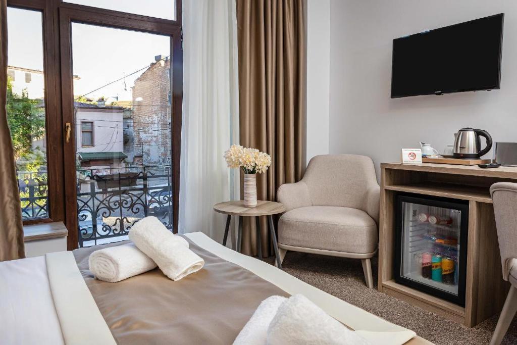 Deluxe Double Room with Balcony