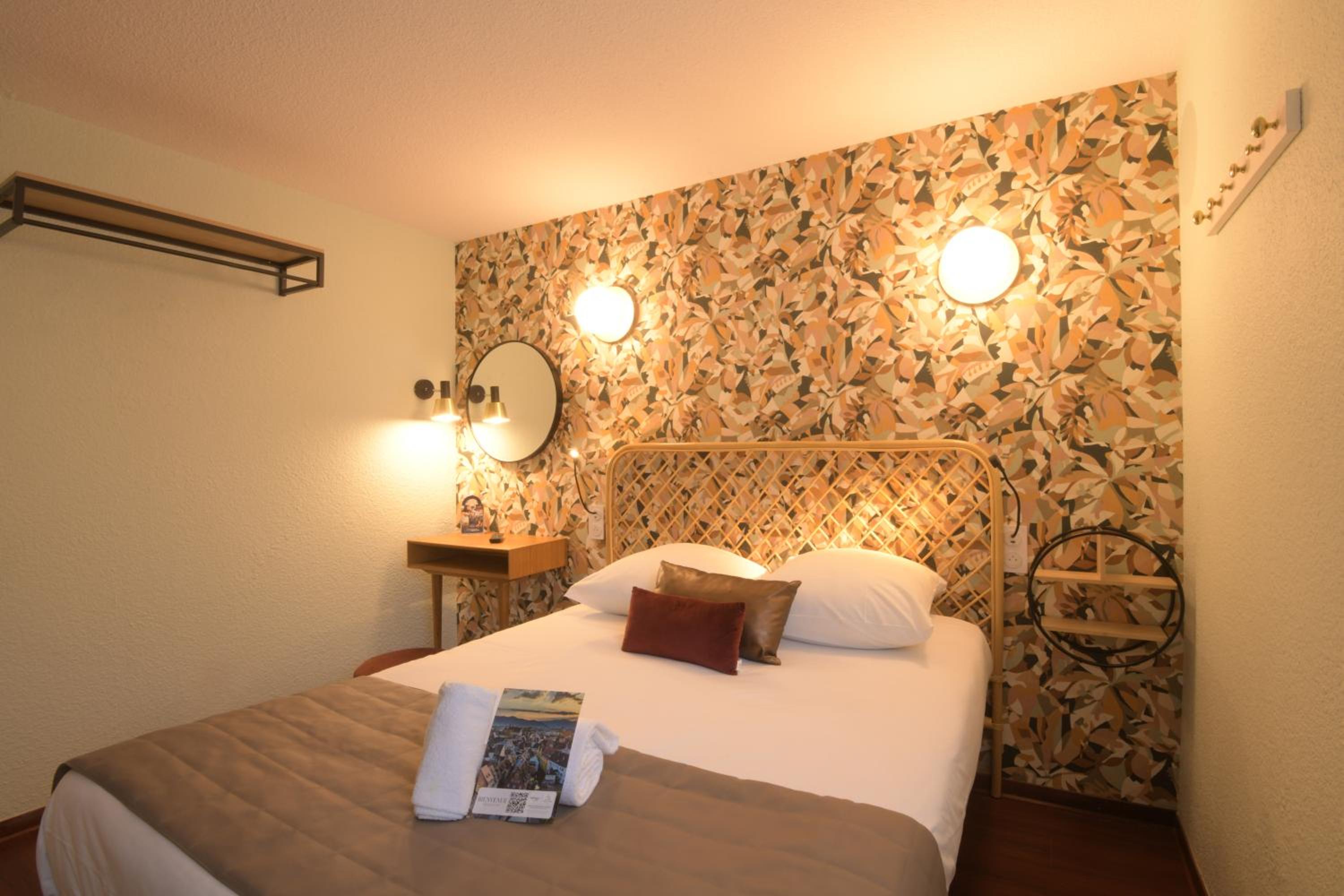 Double Room - Photo 6