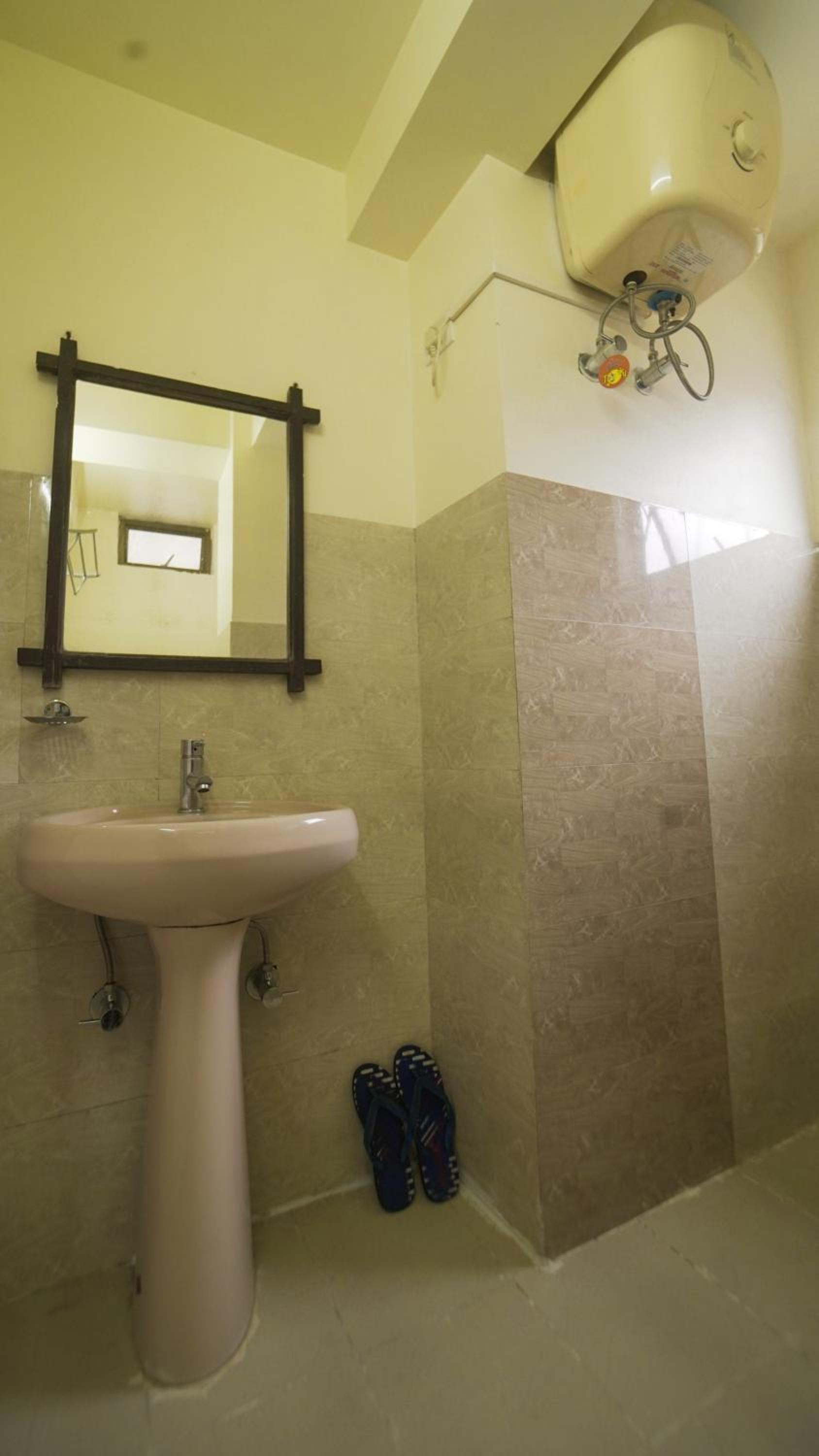 Queen Room - Photo 14