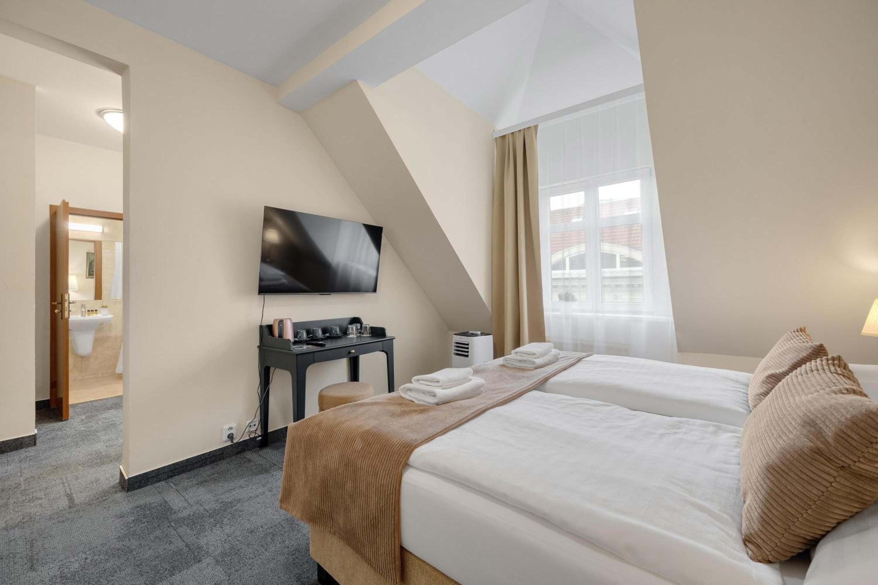 Triple Room - Photo 8