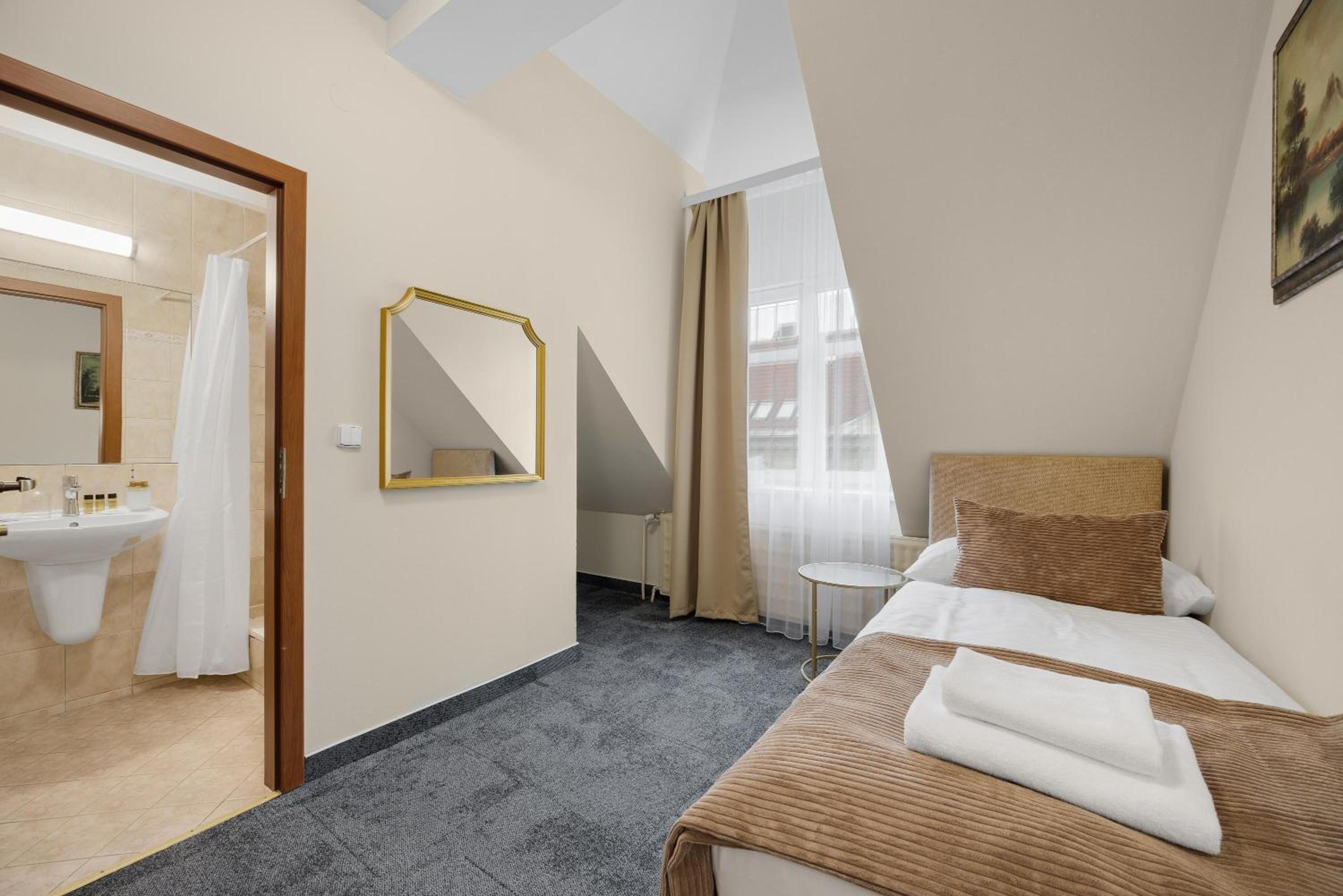 Triple Room - Photo 3