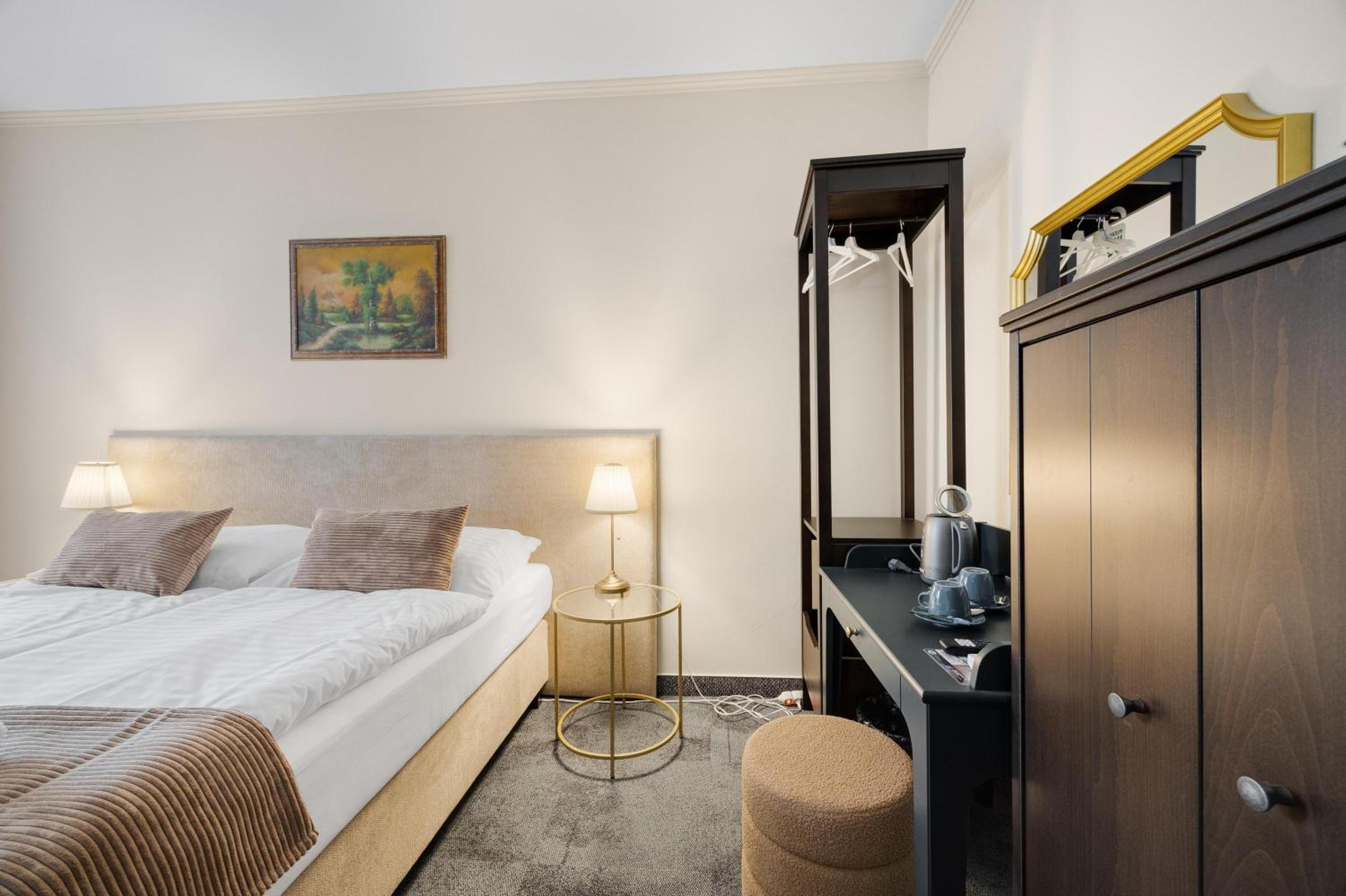Standard Double Room - Photo 2