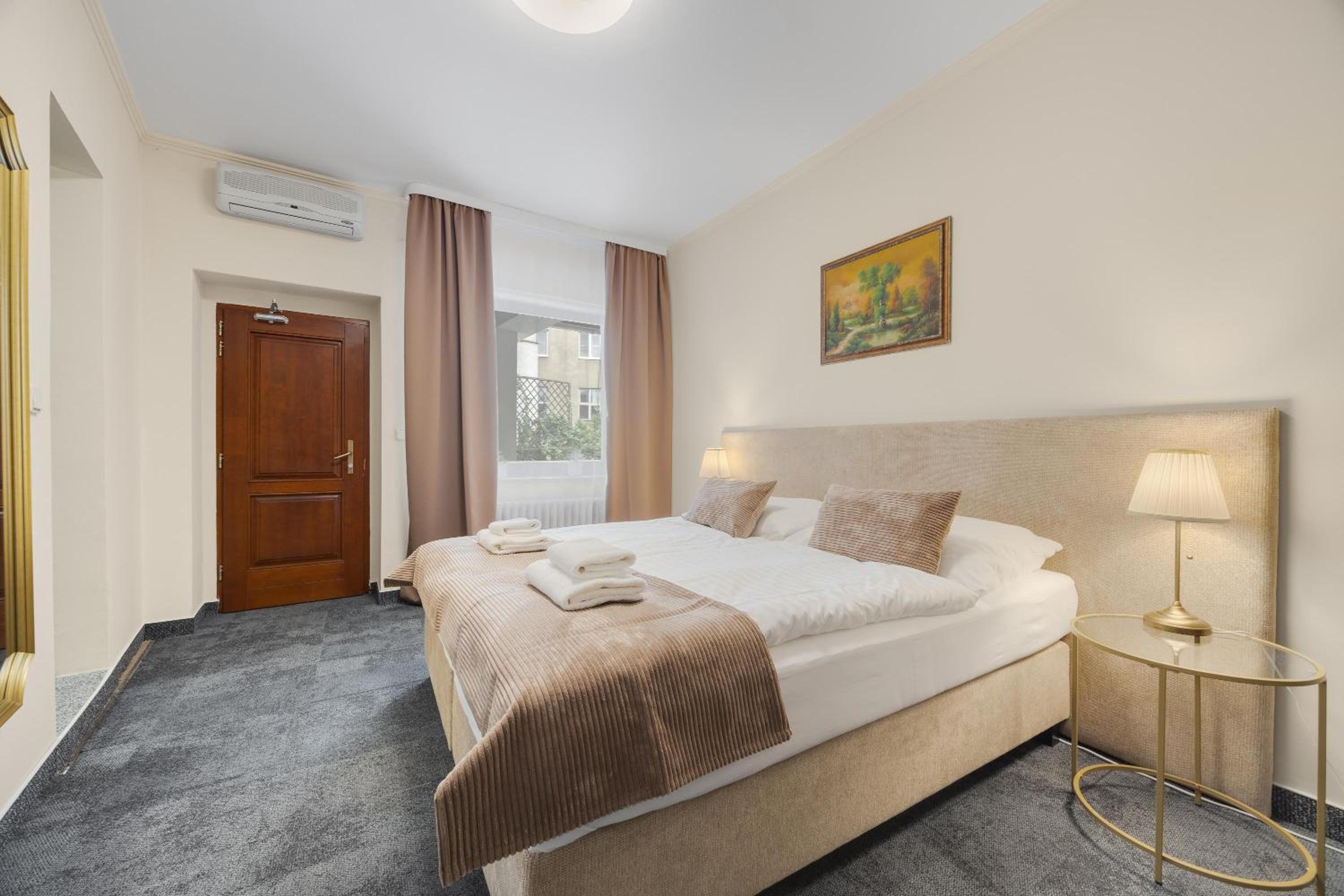 Standard Double Room - Photo 1