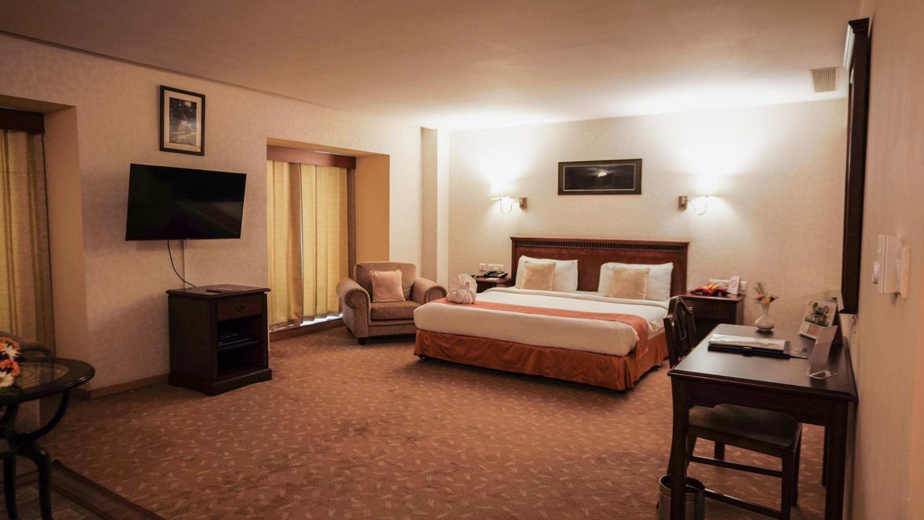 Grandeur Suite - Photo 5