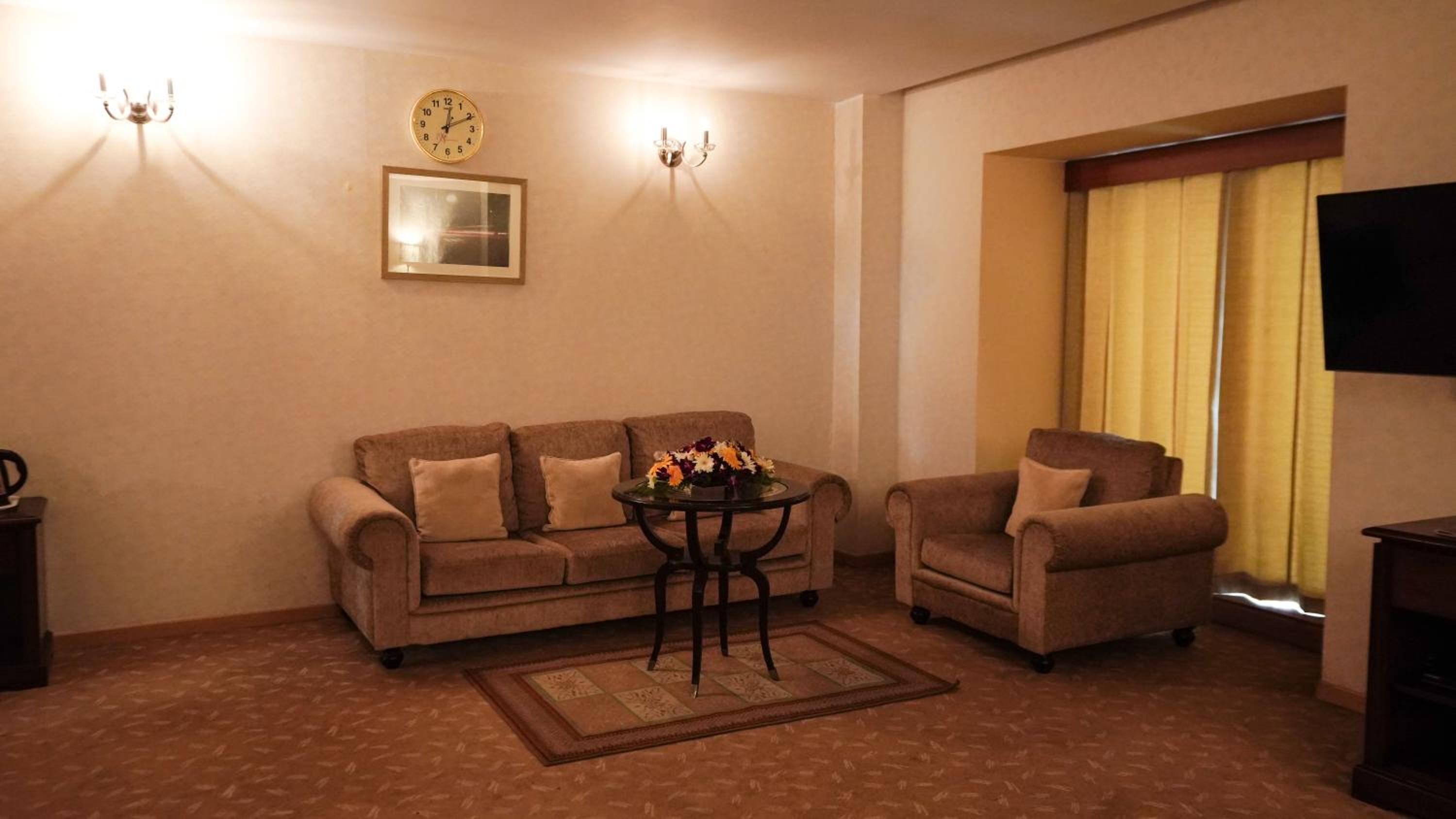 Grandeur Suite - Photo 4