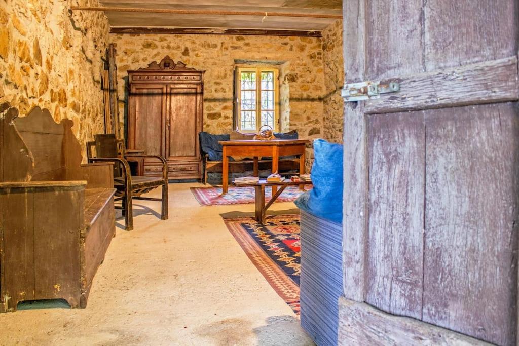 Villa photo 1
