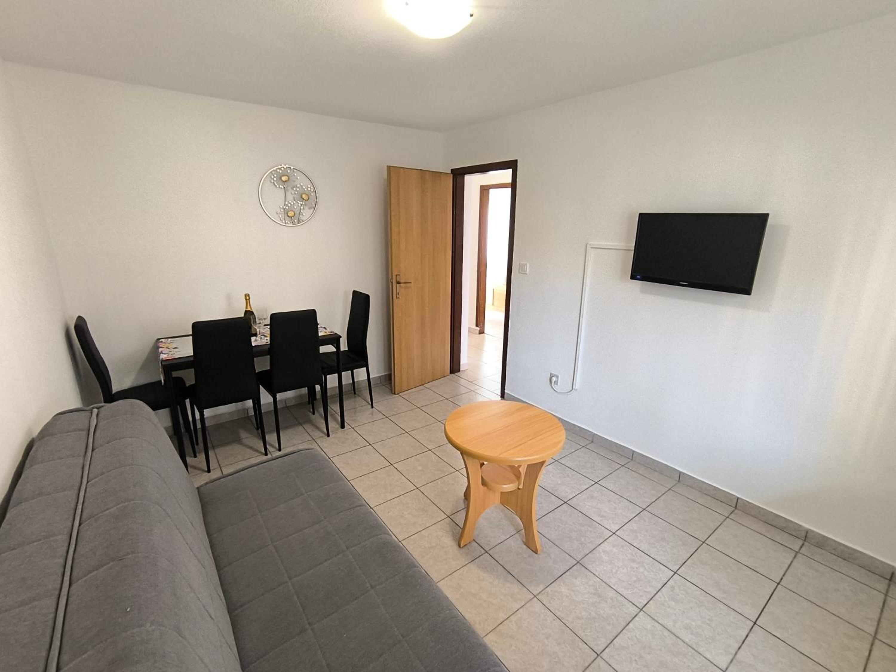 Apartment - Ground Floor photo 2