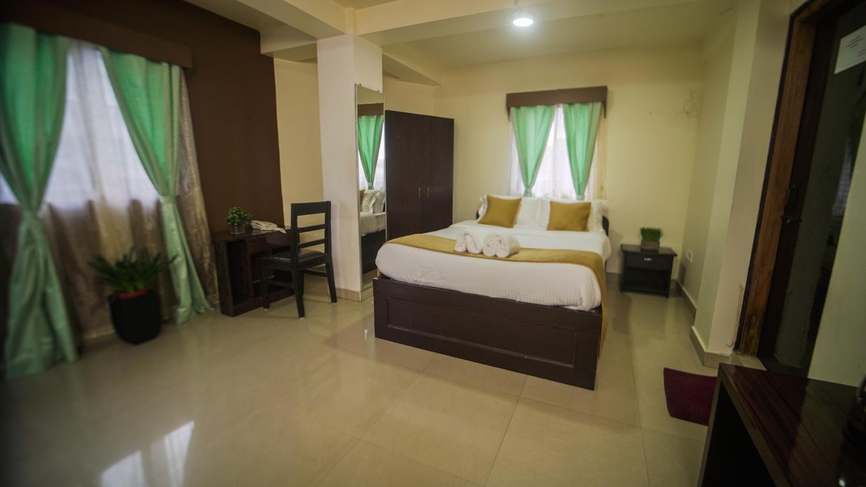 Queen Room - Photo 24